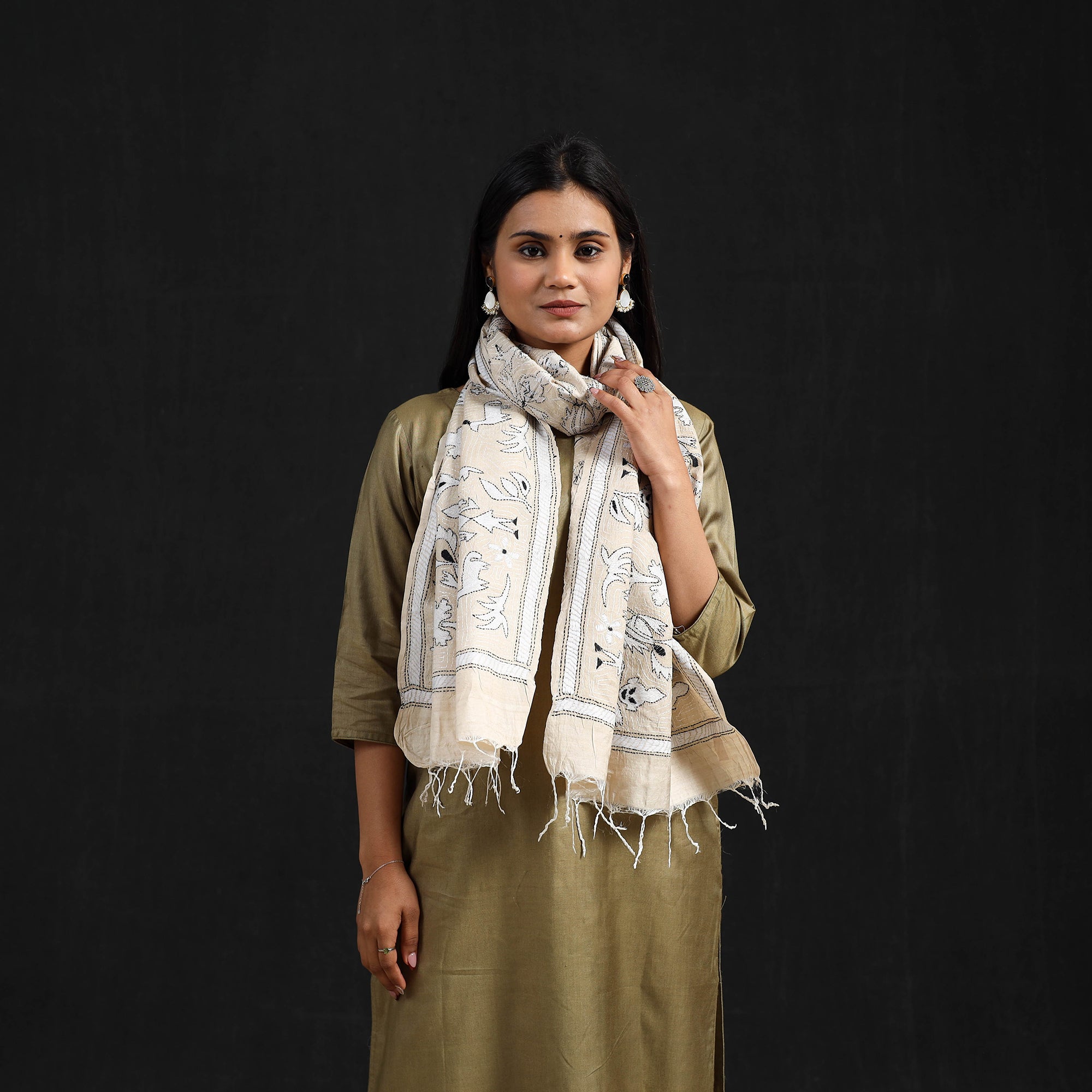 KHUSHBASH - HAPPY LOOM OF EAST Beige - Handloom Desi Tussar Bengal Nakshi Kantha Work Stole 55 - view 2