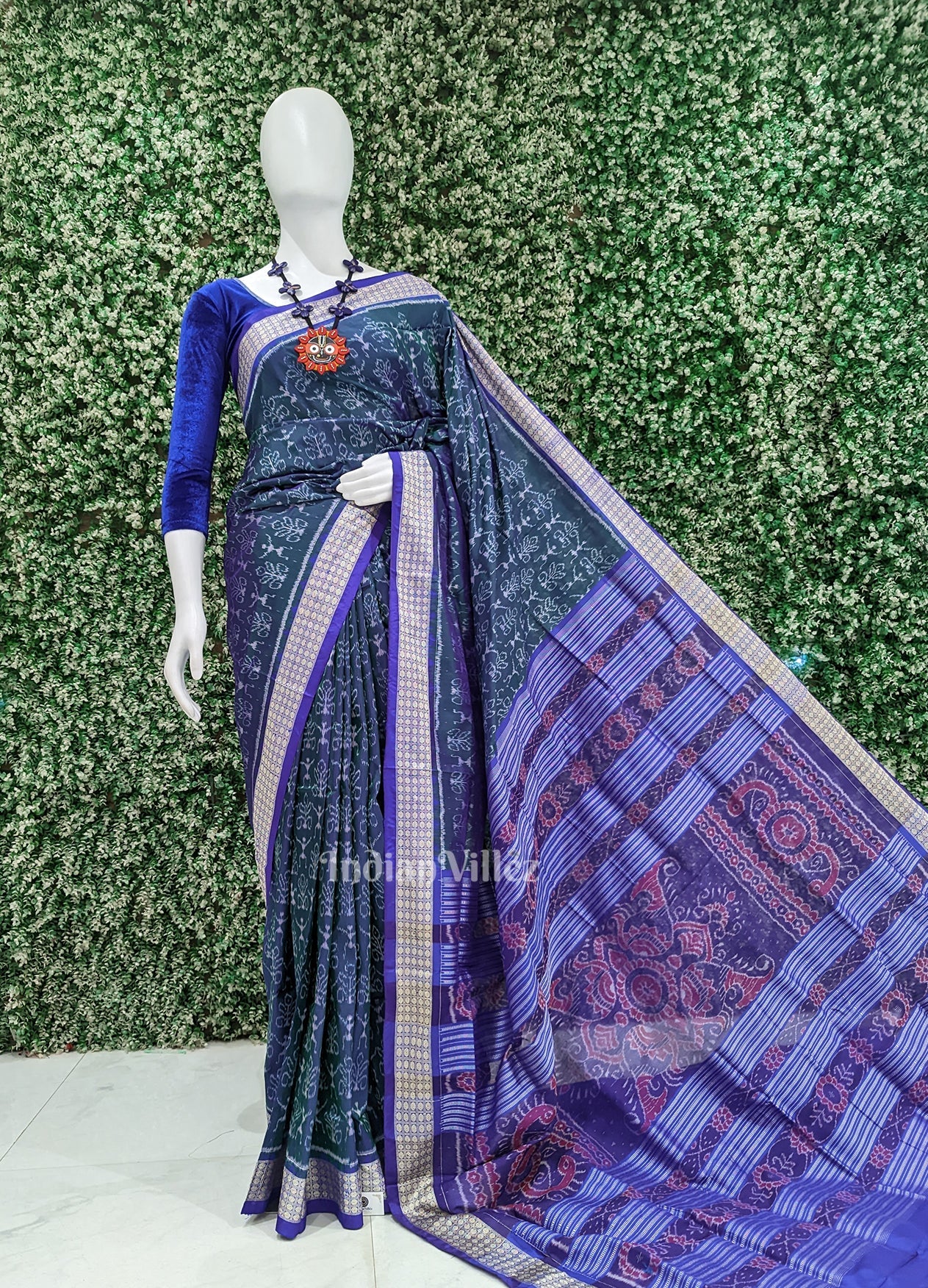 IndianVillèz Cadmium Green Tribal Theme Sambalpuri Silk Saree