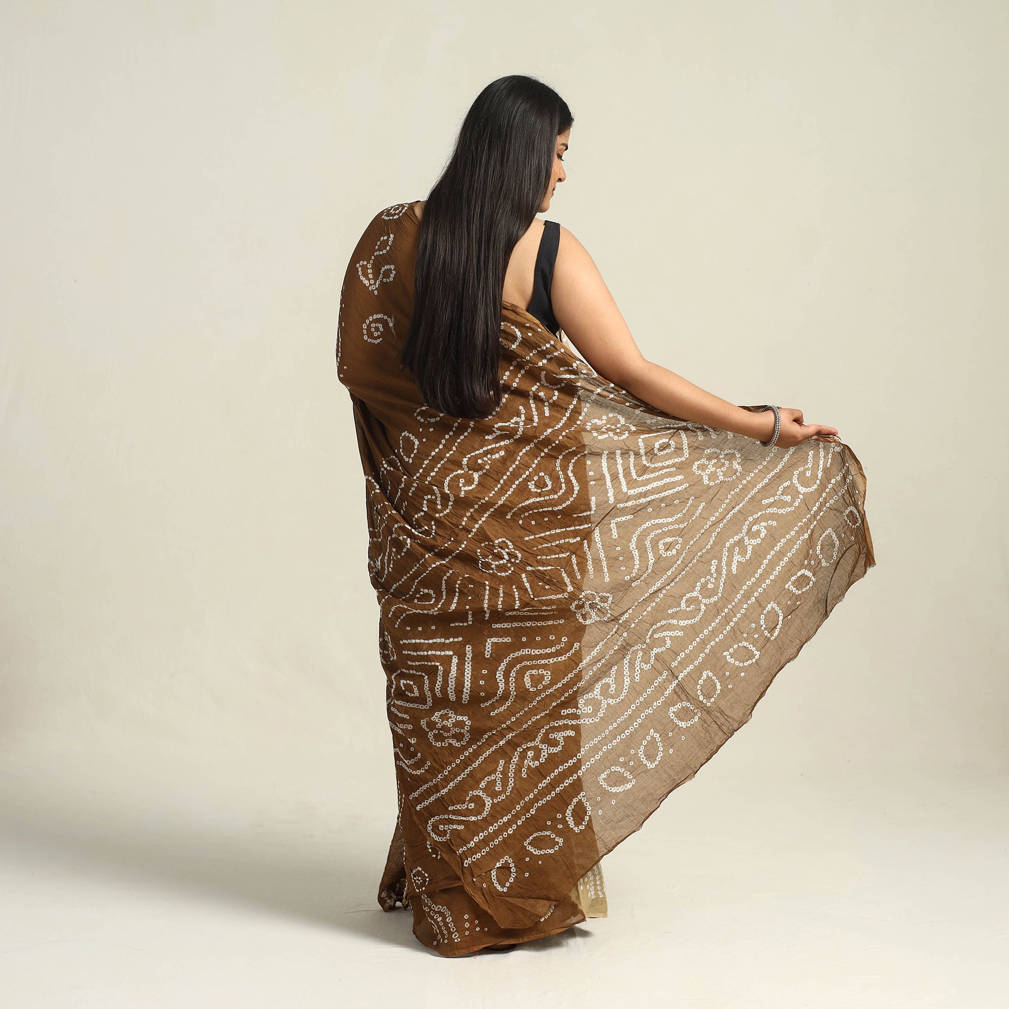 KACHCHH JI CHHAAP Brown - Kutch Bandhani Tie-Dye Cotton Saree with Blouse Piece - view 4
