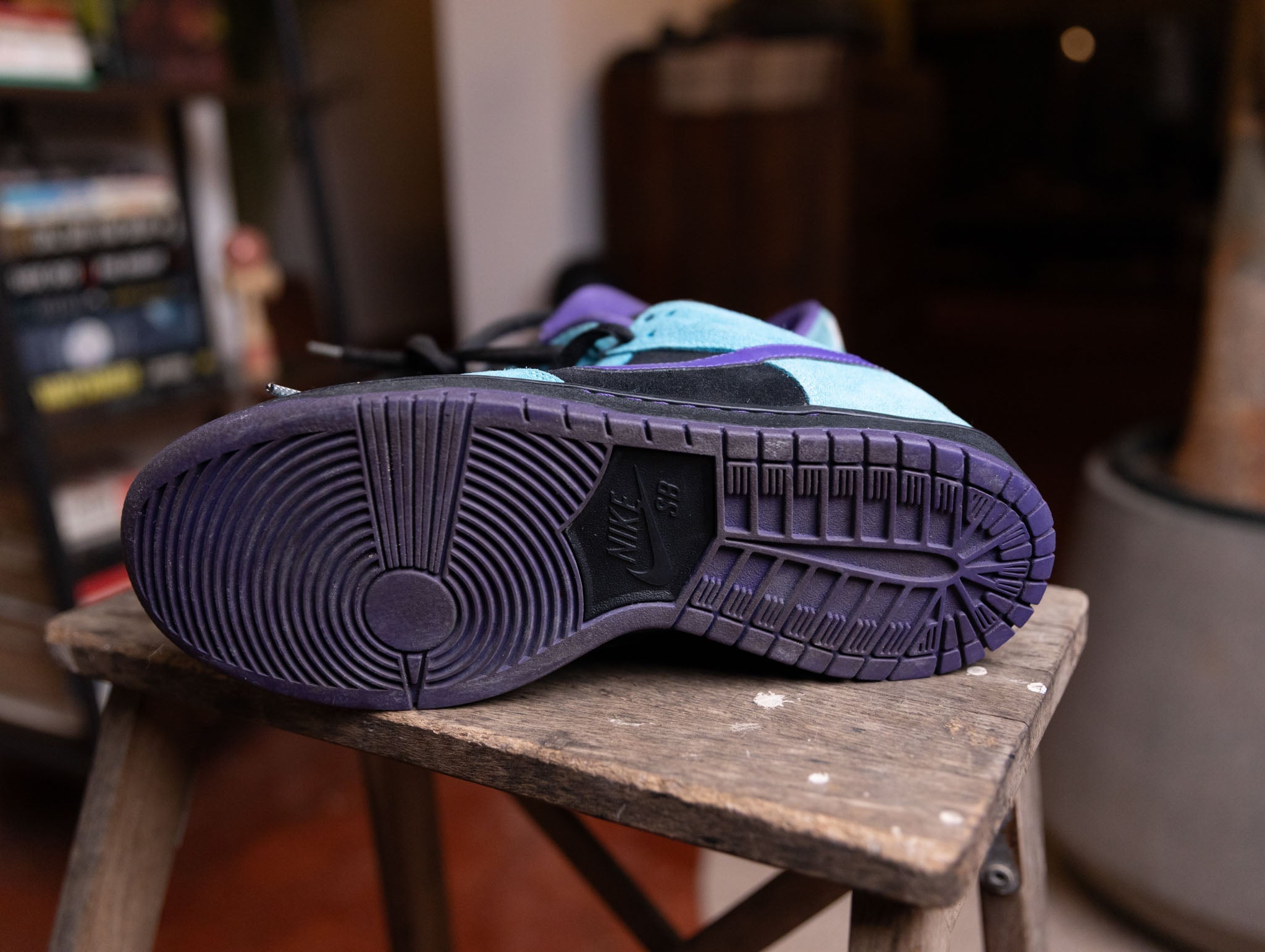 Nike SB Dunk Low Skeletor - view 3