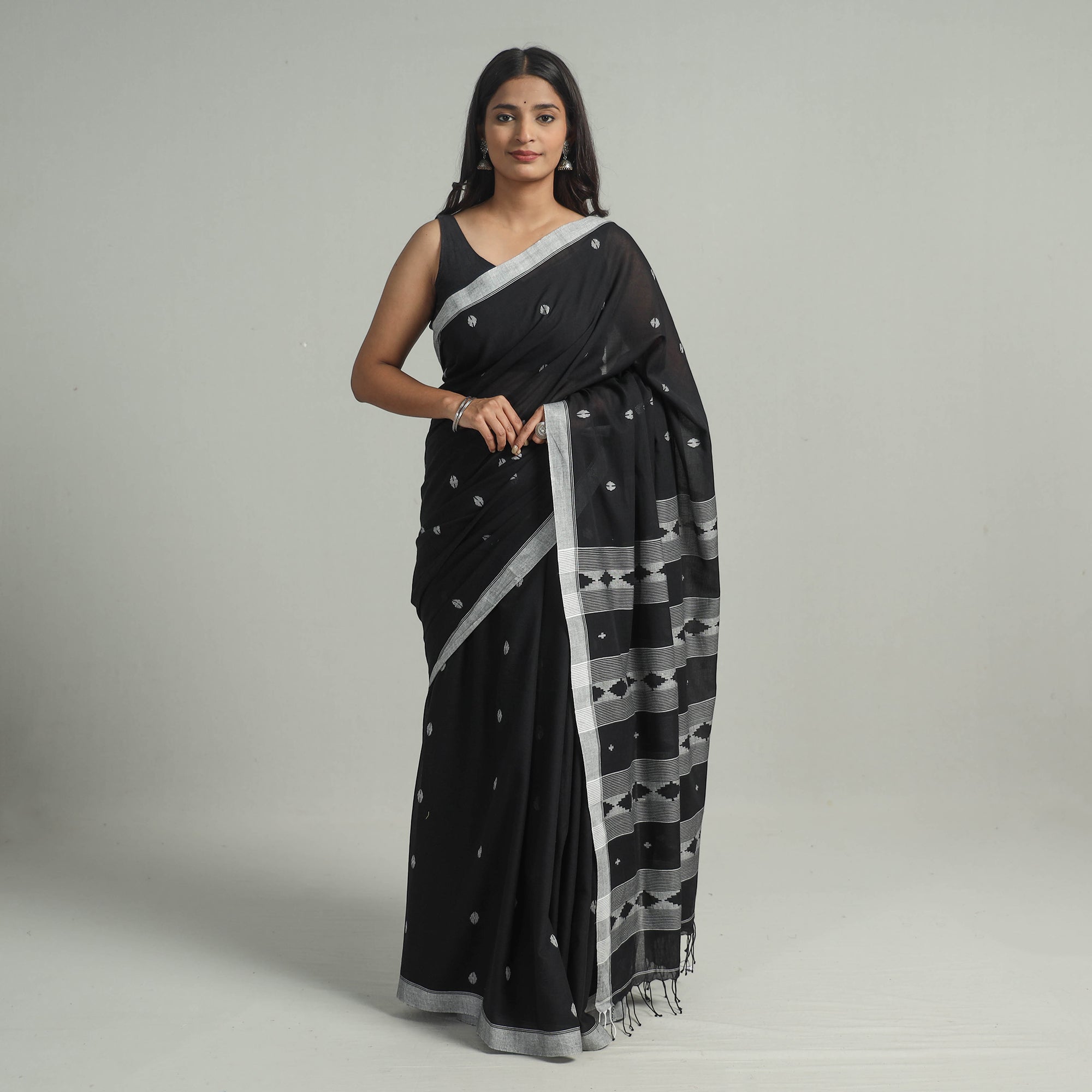 SASHA Black - Handloom Cotton Phulia Jamdani Saree with Tassels 13