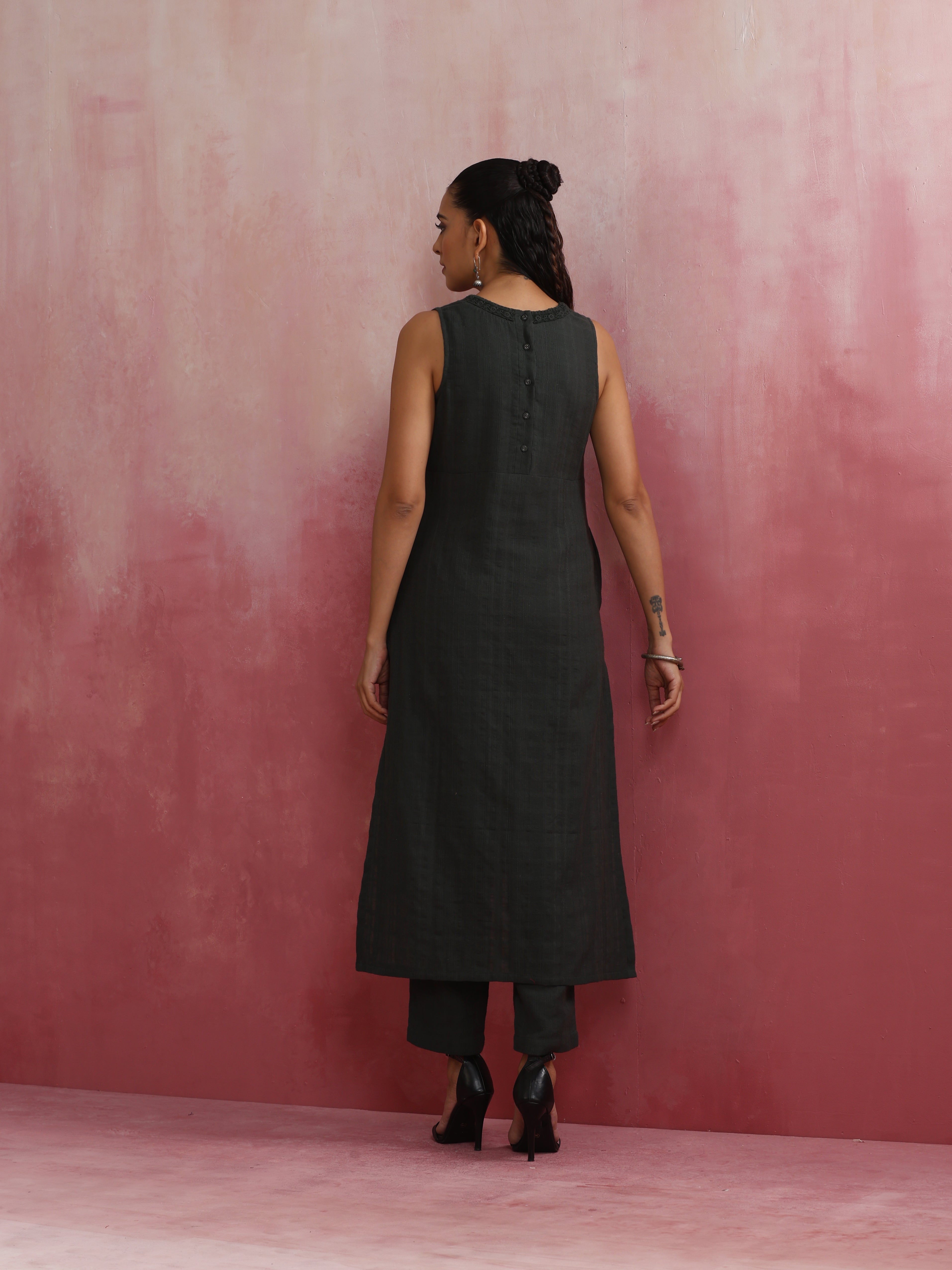 trueBrowns Dark Olive Green Cotton Dobby Kurta Set - view 6