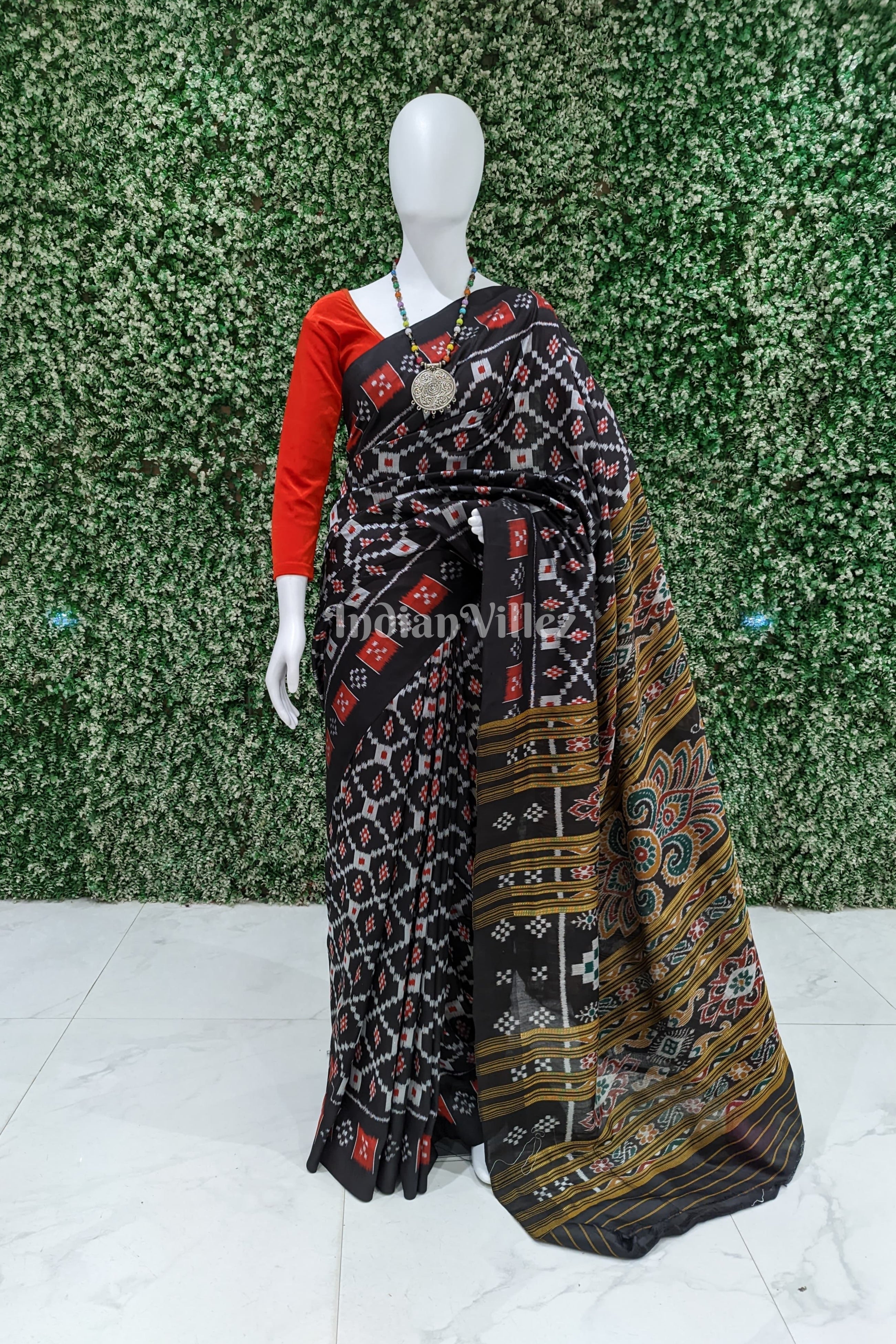 IndianVillèz Black Red Pasapali Border Designer Contemporary Silk Saree