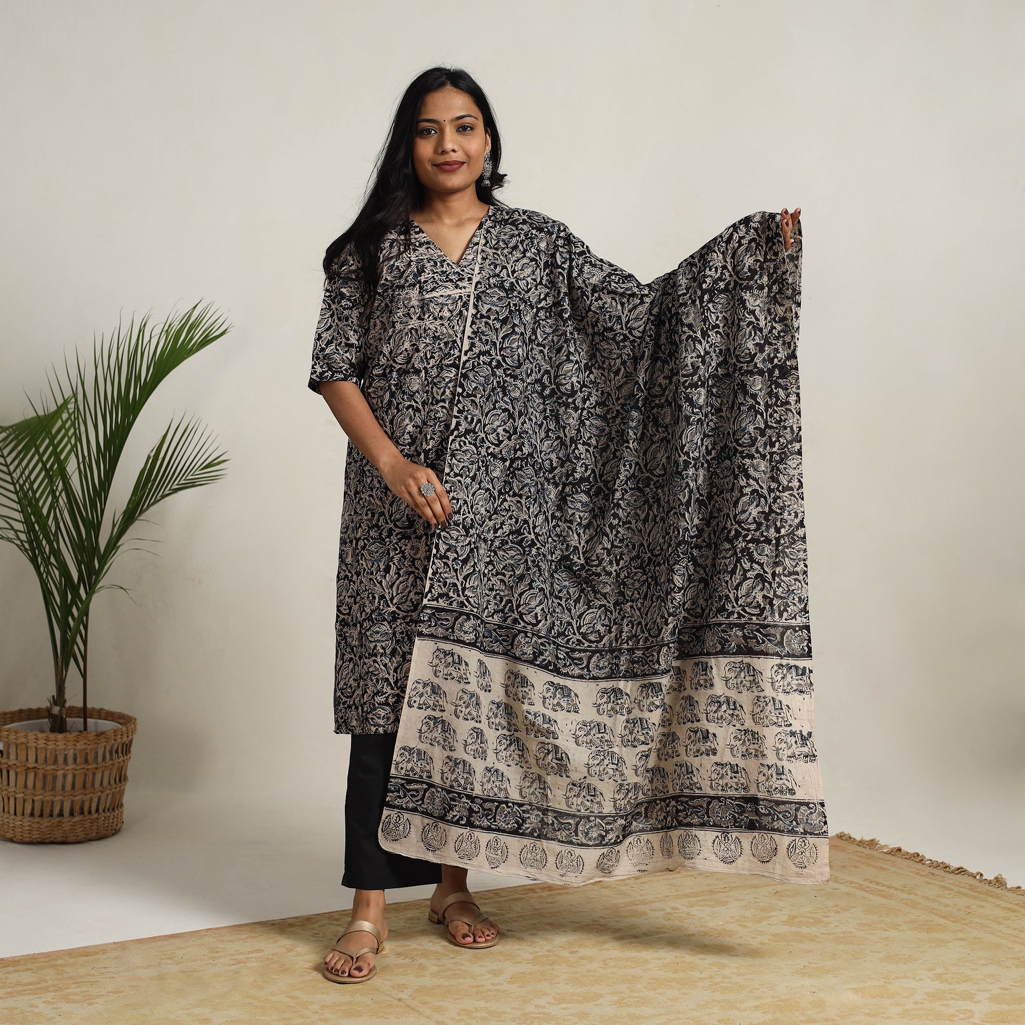 ITOKRI CASUALS Black - Block Printed Cotton Kalamkari Kurta Set 01 - view 2