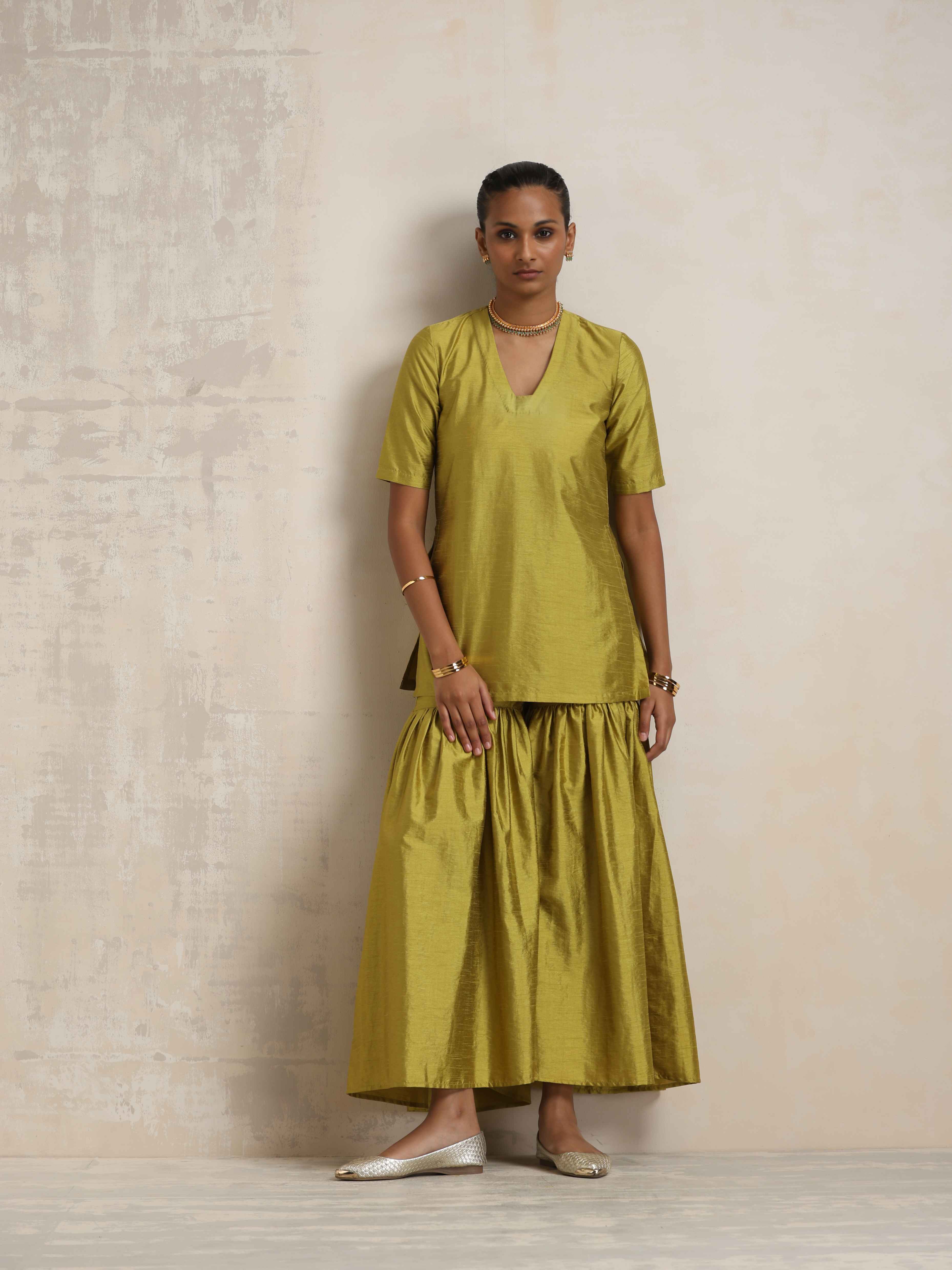 trueBrowns Green Silk Sharara Dupatta Set - view 2