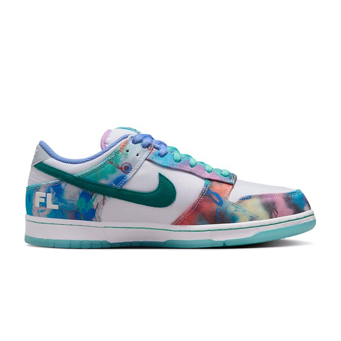 HYPE ELIXIR Futura Laboratories x Dunk Low SB Bleached Aqua