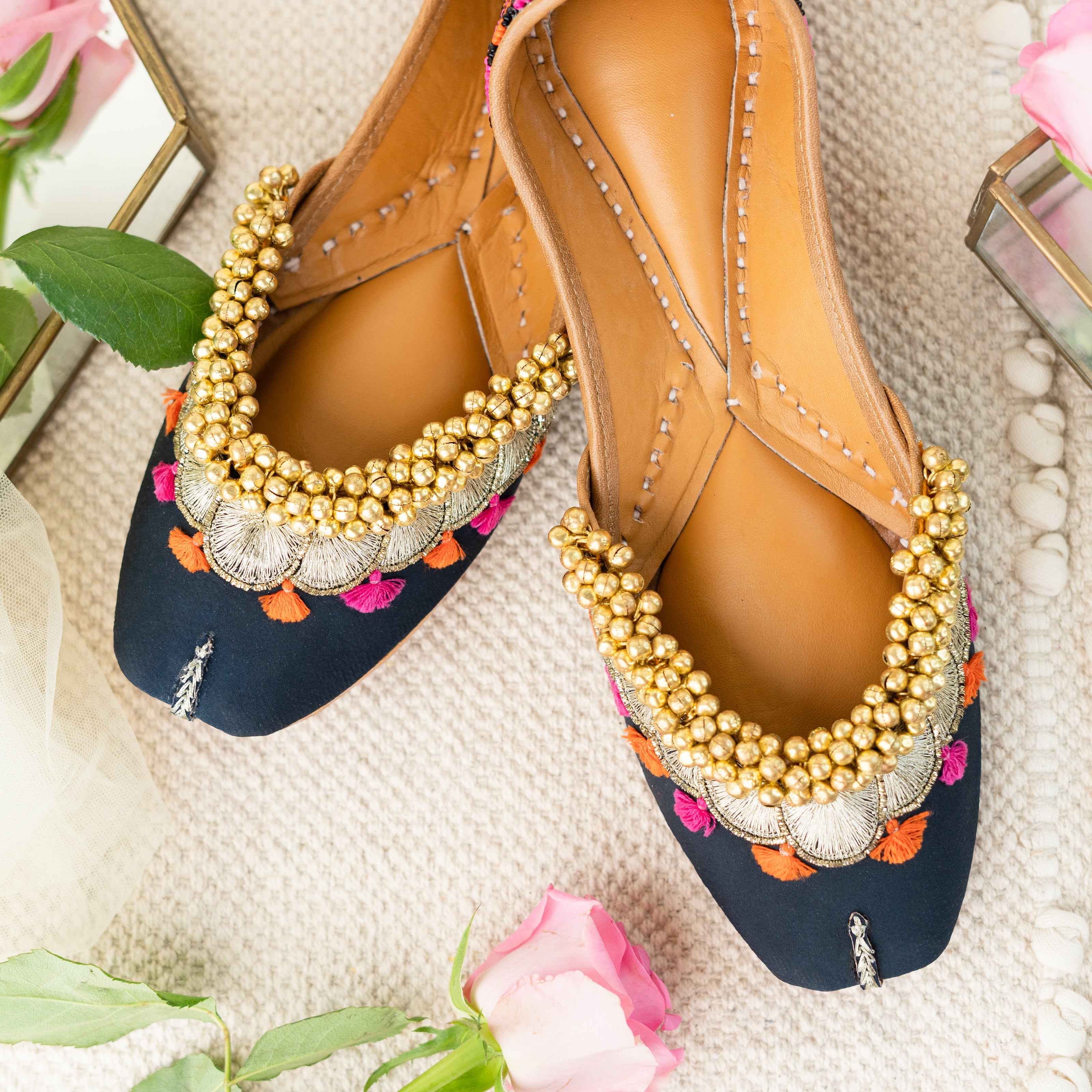 BlackTree Black Embroidered Ghungroo Jutti