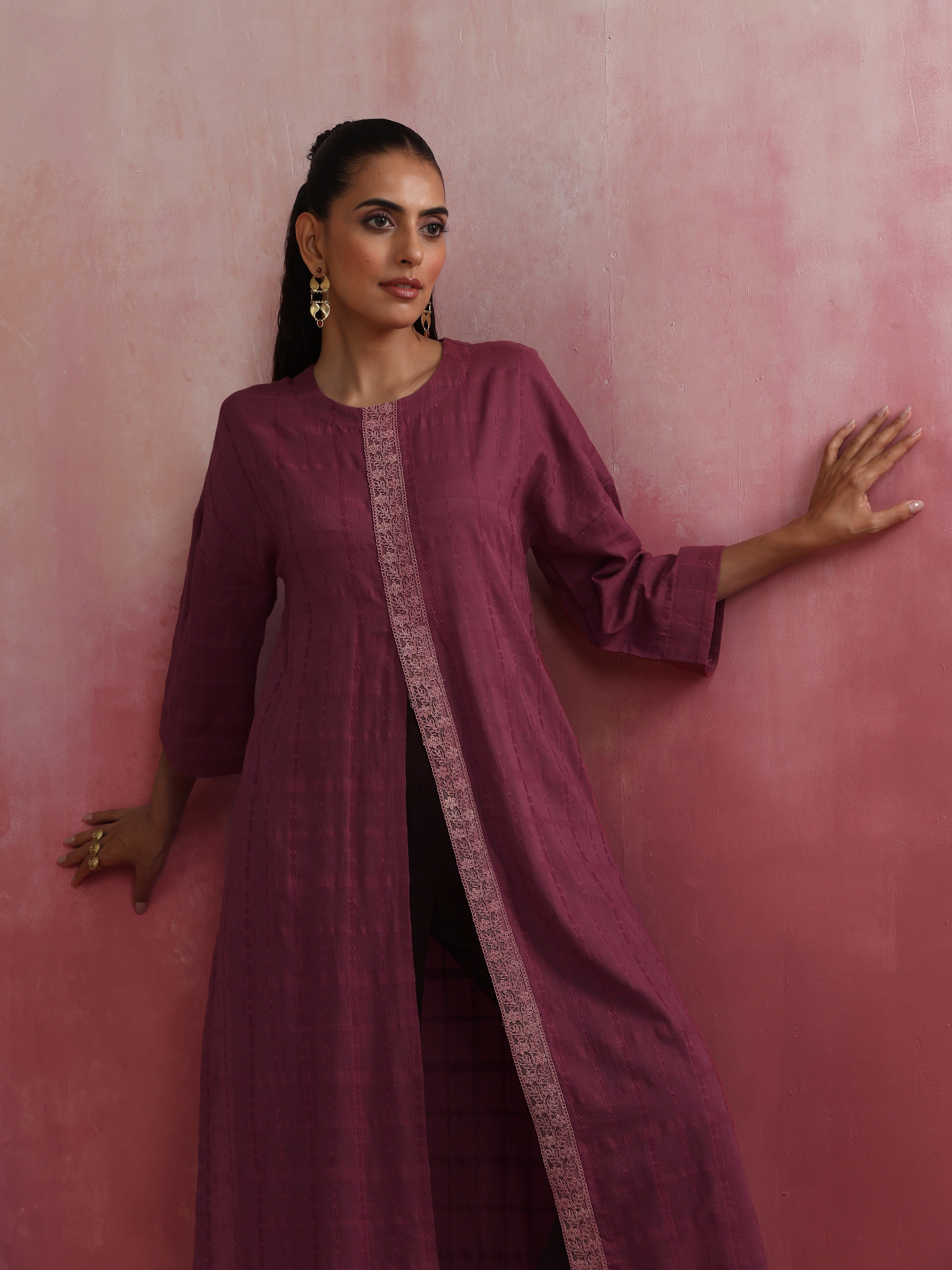 trueBrowns Mauve Cotton Dobby Front Slit Kurta Set - view 4