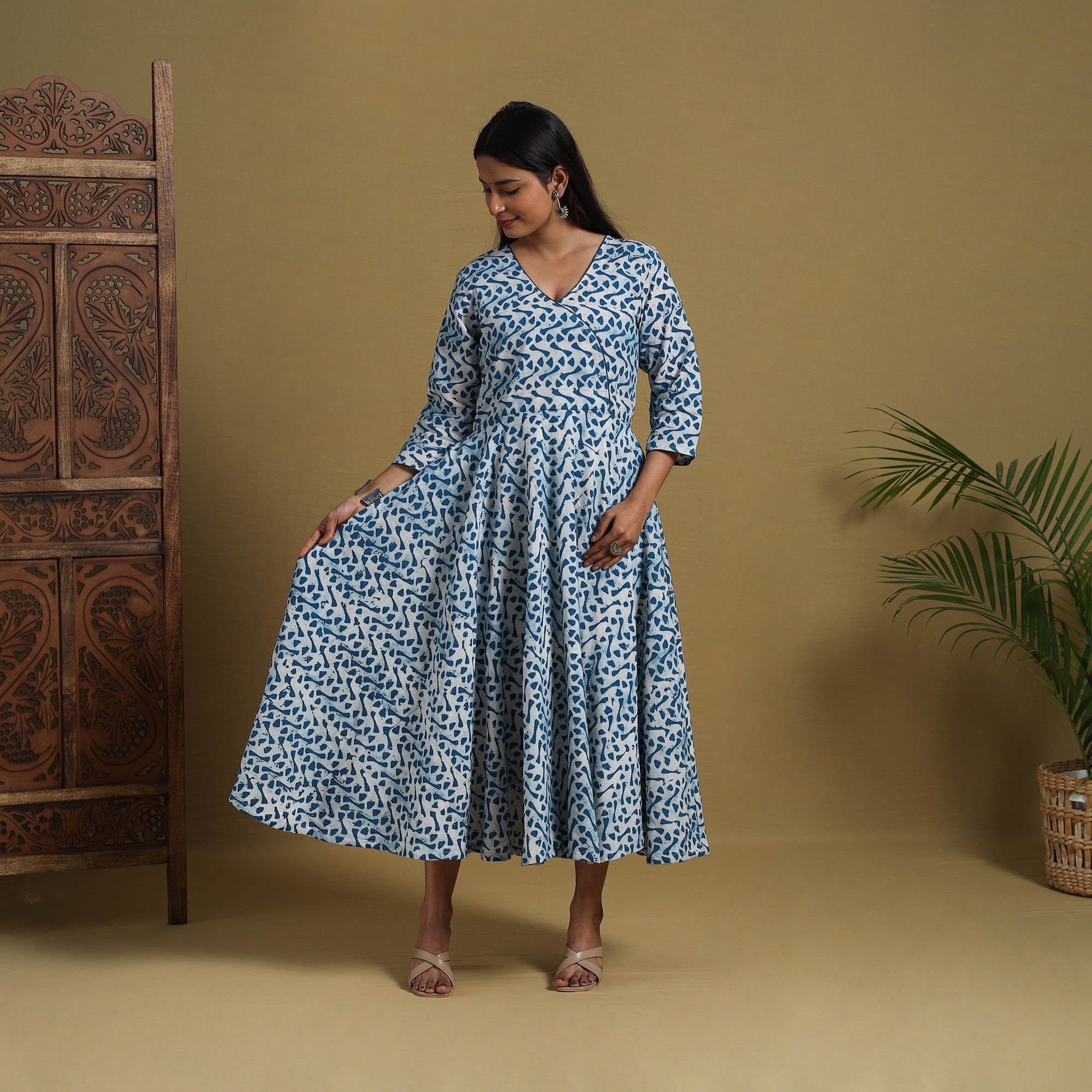 ITOKRI CASUALS Blue - Flared Cotton Batik Print Dress 01 - view 2