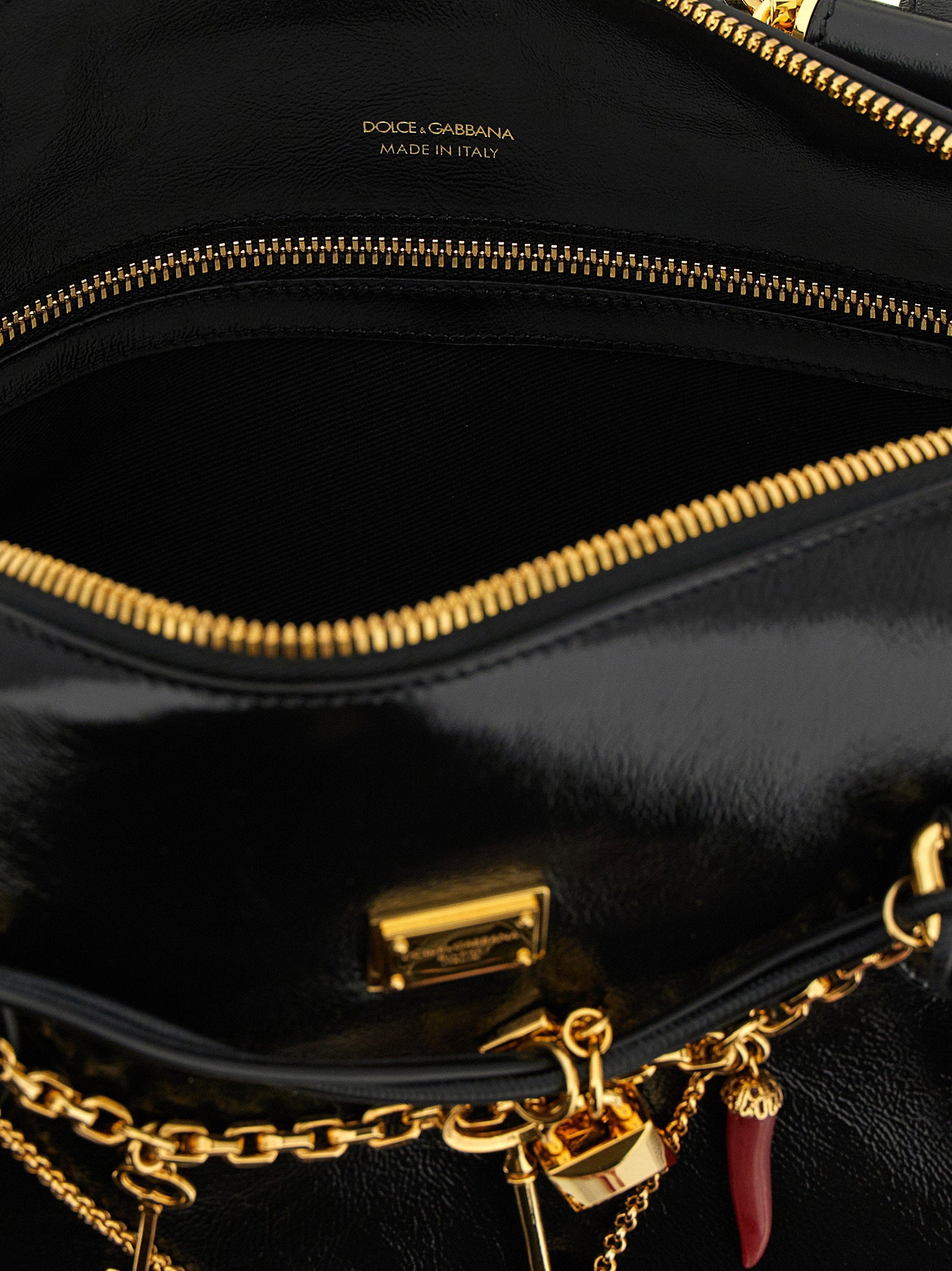 Dolce & Gabbana Vittoria Medium Handbag – 95% calf leather 5% pvc - view 4