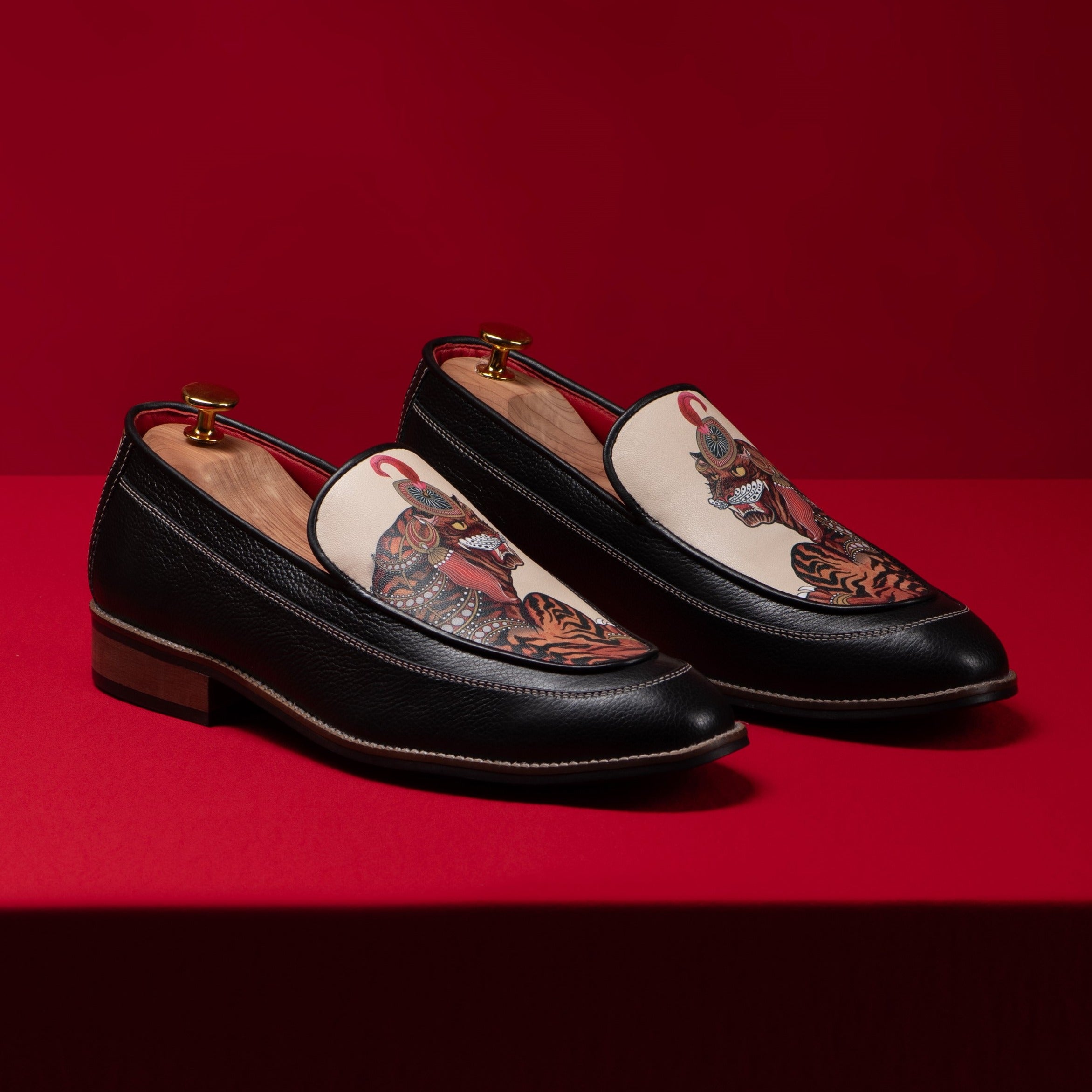Banjaaran Studio सिंह (Simha) – The Regal Protector Loafers Men