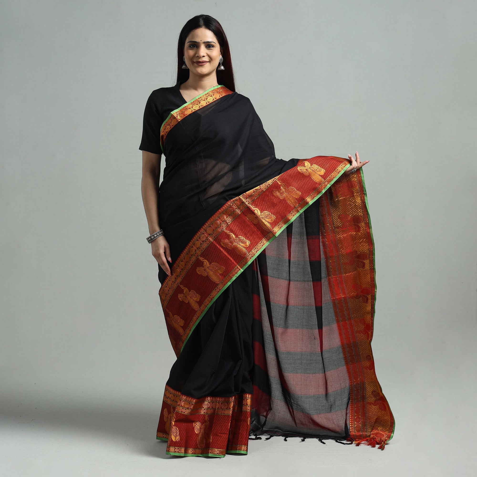 SOUTH KARGHA Black - Dharwad Cotton Saree with Zari Border - view 2