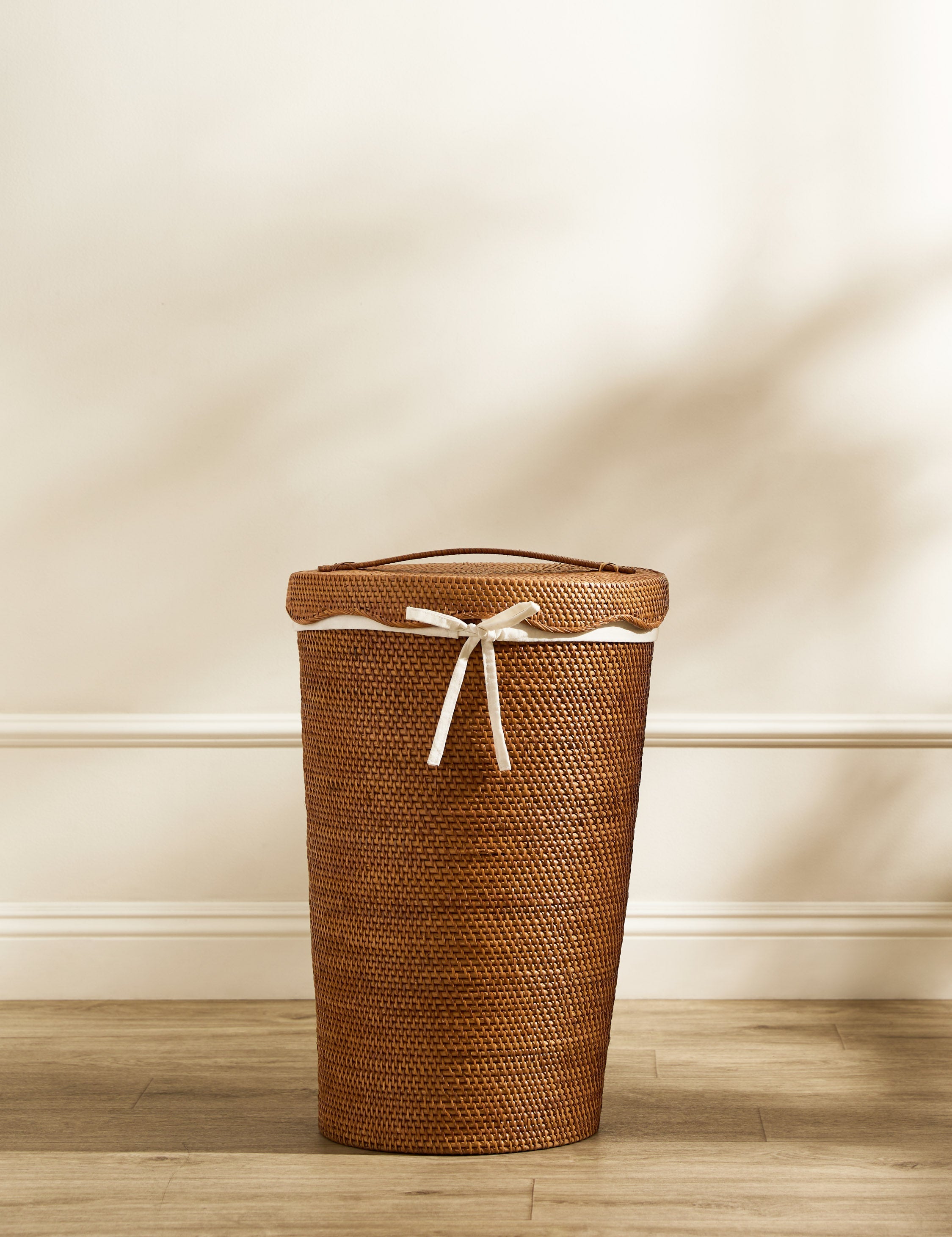 Lulu and Georgia Tyna Rattan Lidded Hamper – Natural