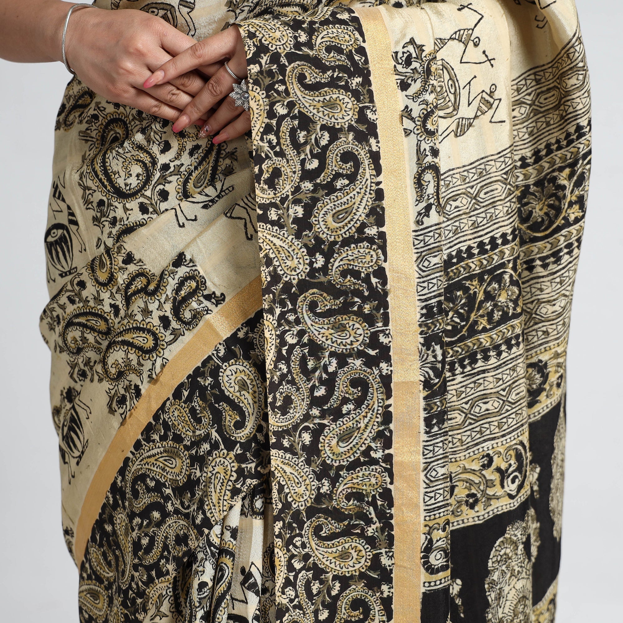 SOUTH KARGHA Beige - Kalamkari Printed Silk Cotton Saree with Zari Border - view 5