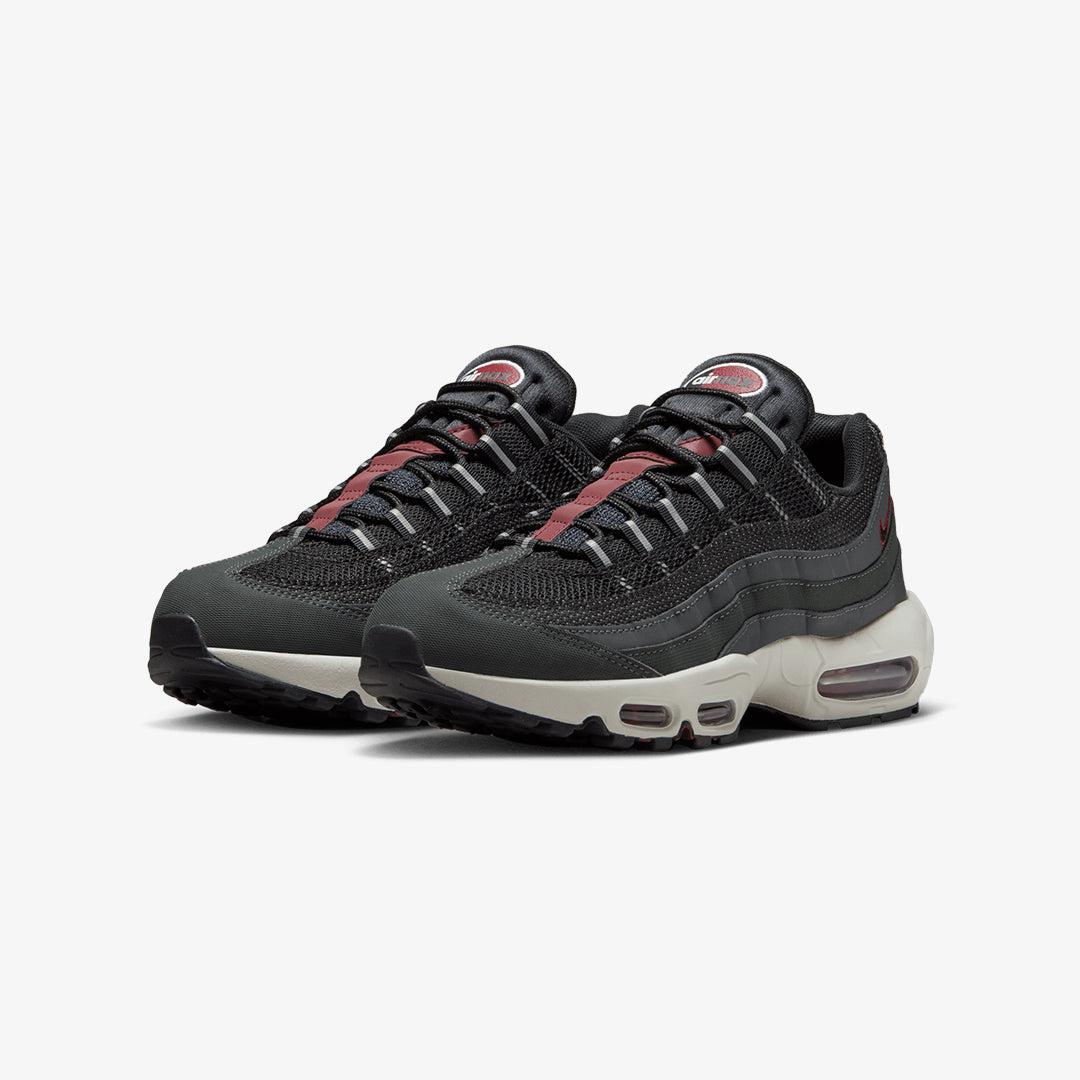 Nike | AIR MAX 95 { BLACK/GREY