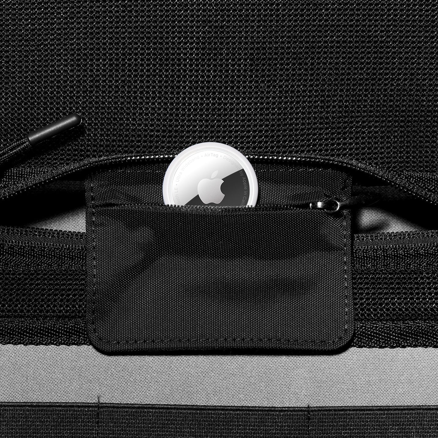 Apple Vision Pro - Klasden Pouch – Charcoal Gray - view 7