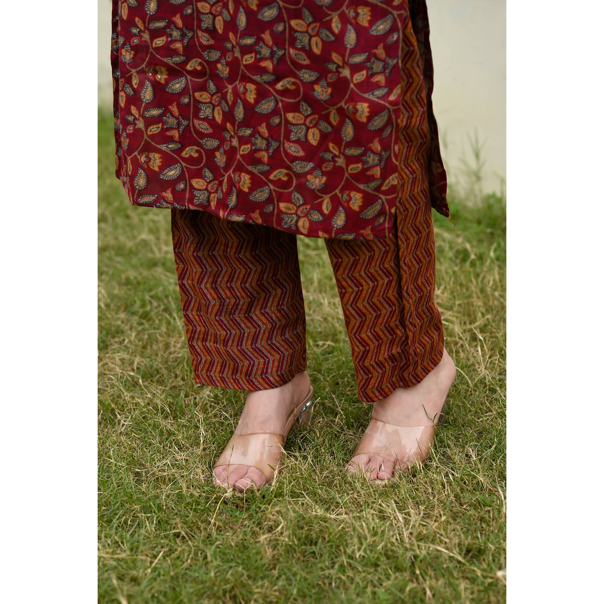 Peachmode Seller Maroon Floral Printed Rayon Suit - view 9