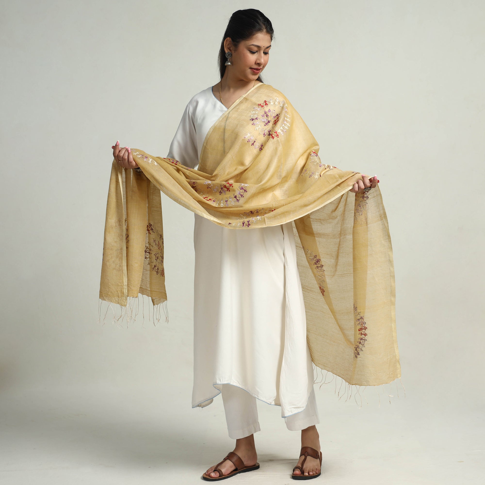 KHUSHBASH - HAPPY LOOM OF EAST Beige - Bengal Kantha Hand Embroidery Tussar Silk Handloom Dupatta 01 - view 2