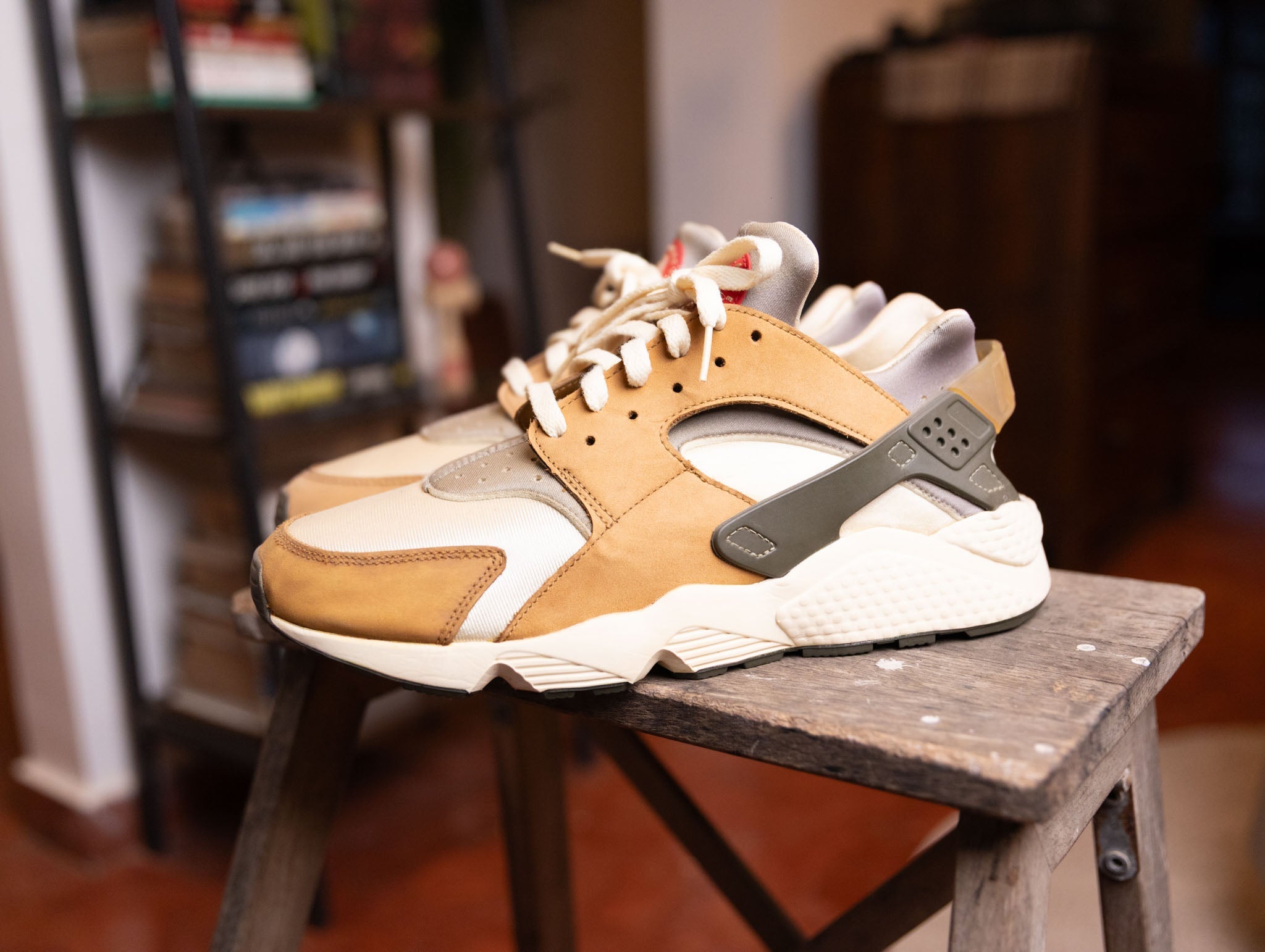 Nike Stussy x Air Huarache LE Desert Oak 2021