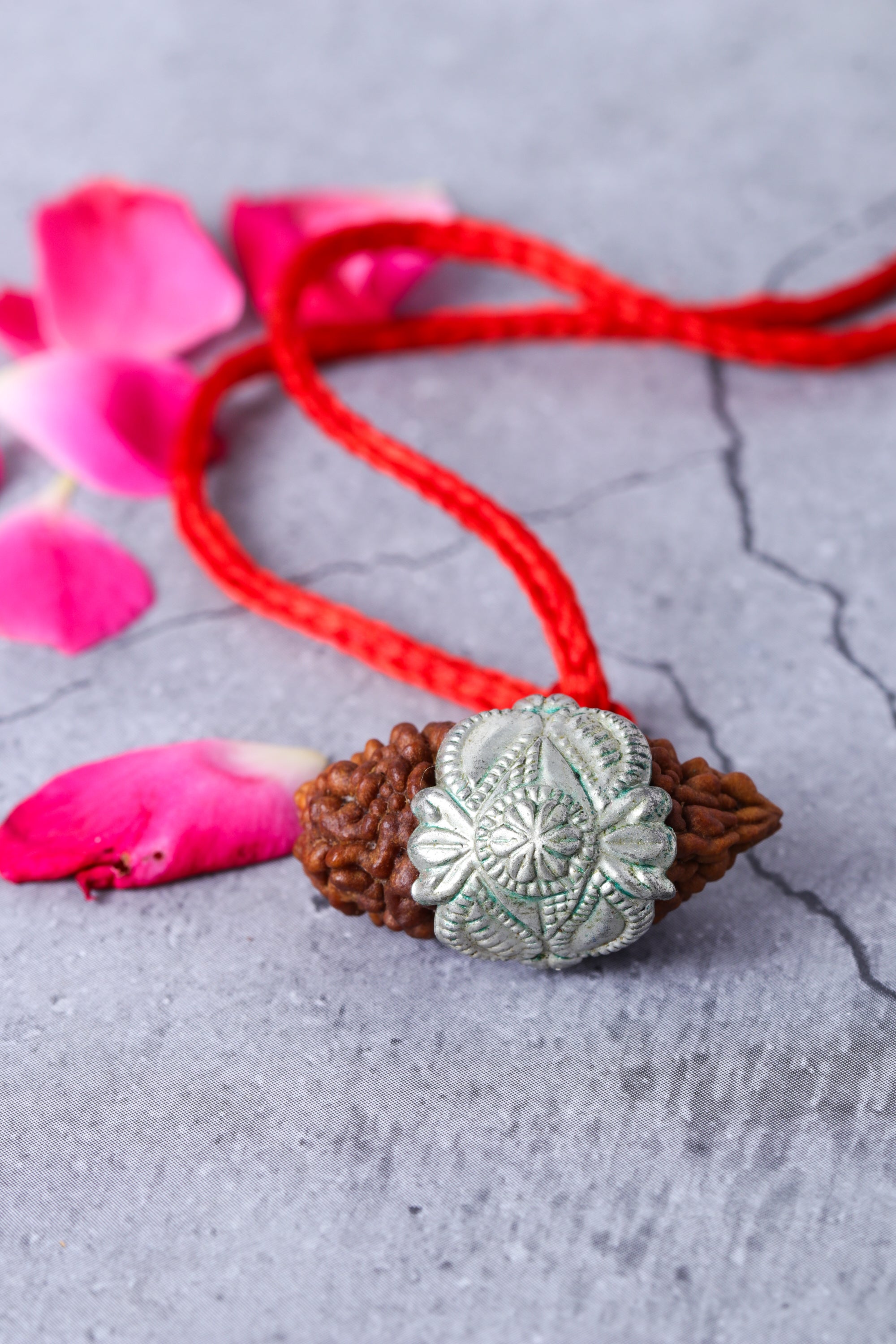 Studio Vaidik 1 mukhi Natural Rudraksha with silver cap - view 2