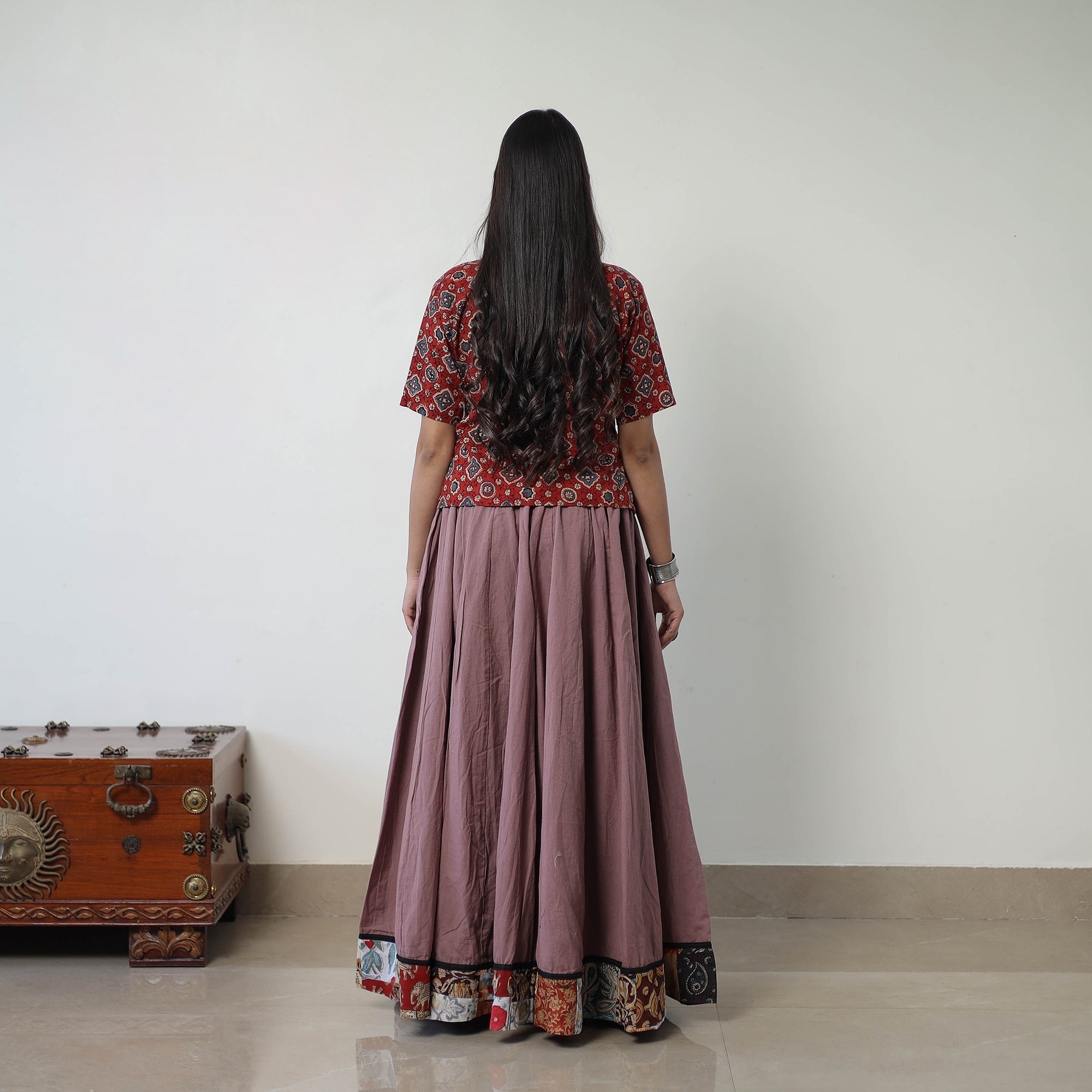 NOORI BAZAR 24 Kali Plain Cotton Skirt with Patchwork Border 01 - view 4