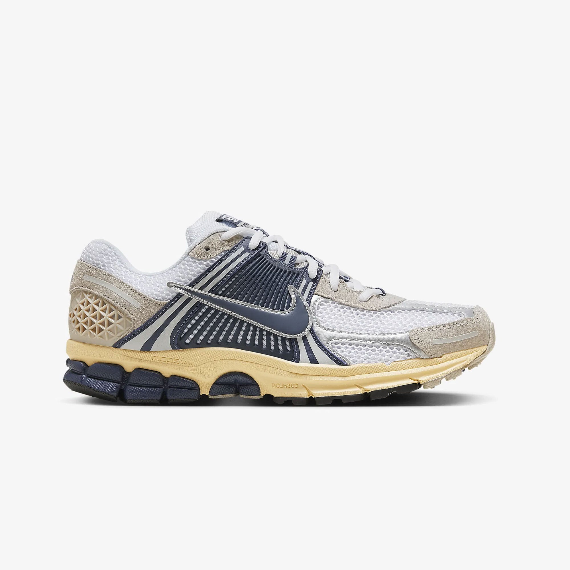 Nike | ZOOM VOMERO 5 { WHITE/THUNDER BLUE-CREAM II