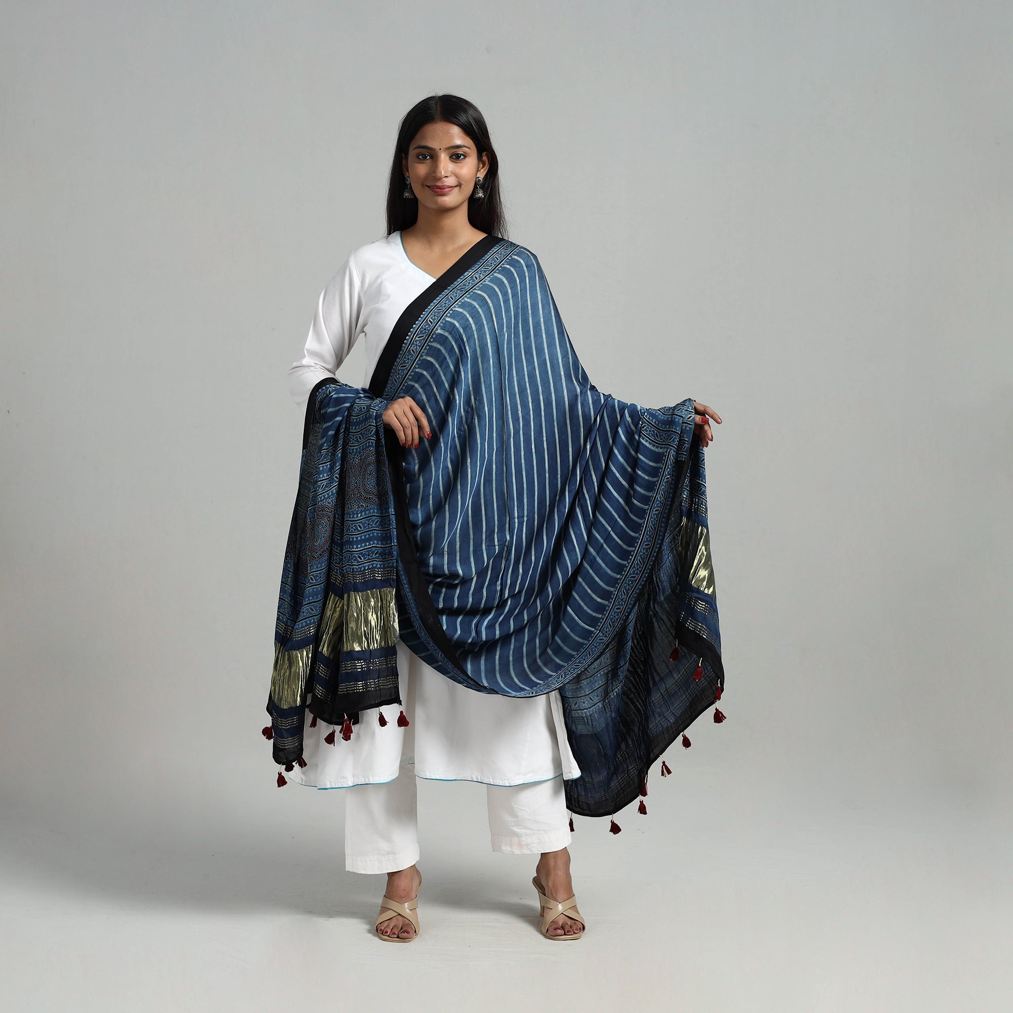 RIYAZ ABDULMAJID KHATRI - AJRAKH Modal Silk Block Print Ajrakh Dupatta 02