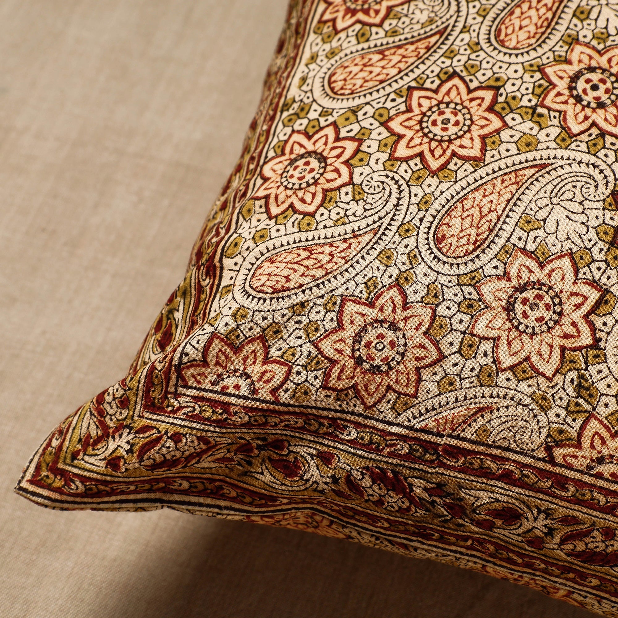 PITCHUKA SRINIVAS KALAMKARI PEDANA Beige - Original Pedana Block Print Cotton Kalamkari Cushion Cover - view 2