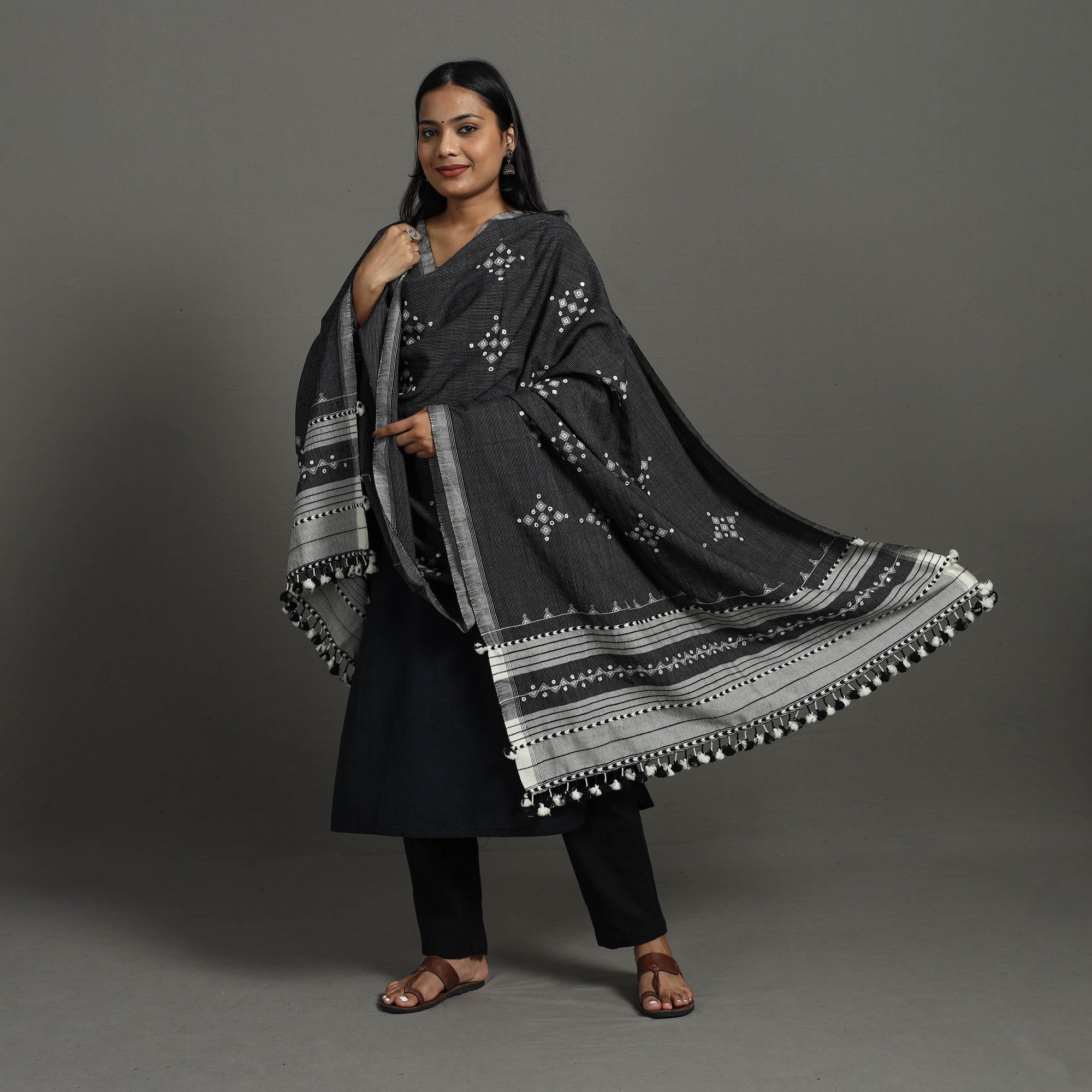 KACHCHH JI CHHAAP Black - Kutch Bhujodi Weaving Mirror Work Handloom Woolen Shawl 03