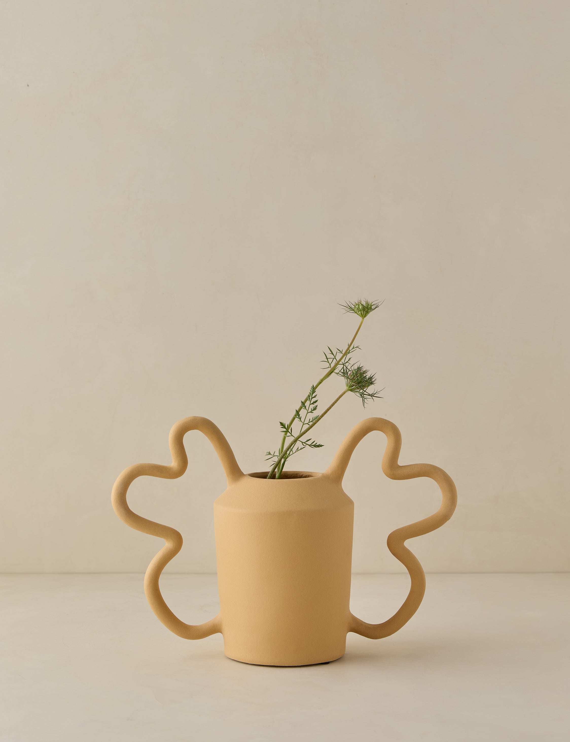 Lulu and Georgia Toma Vase – Wheat