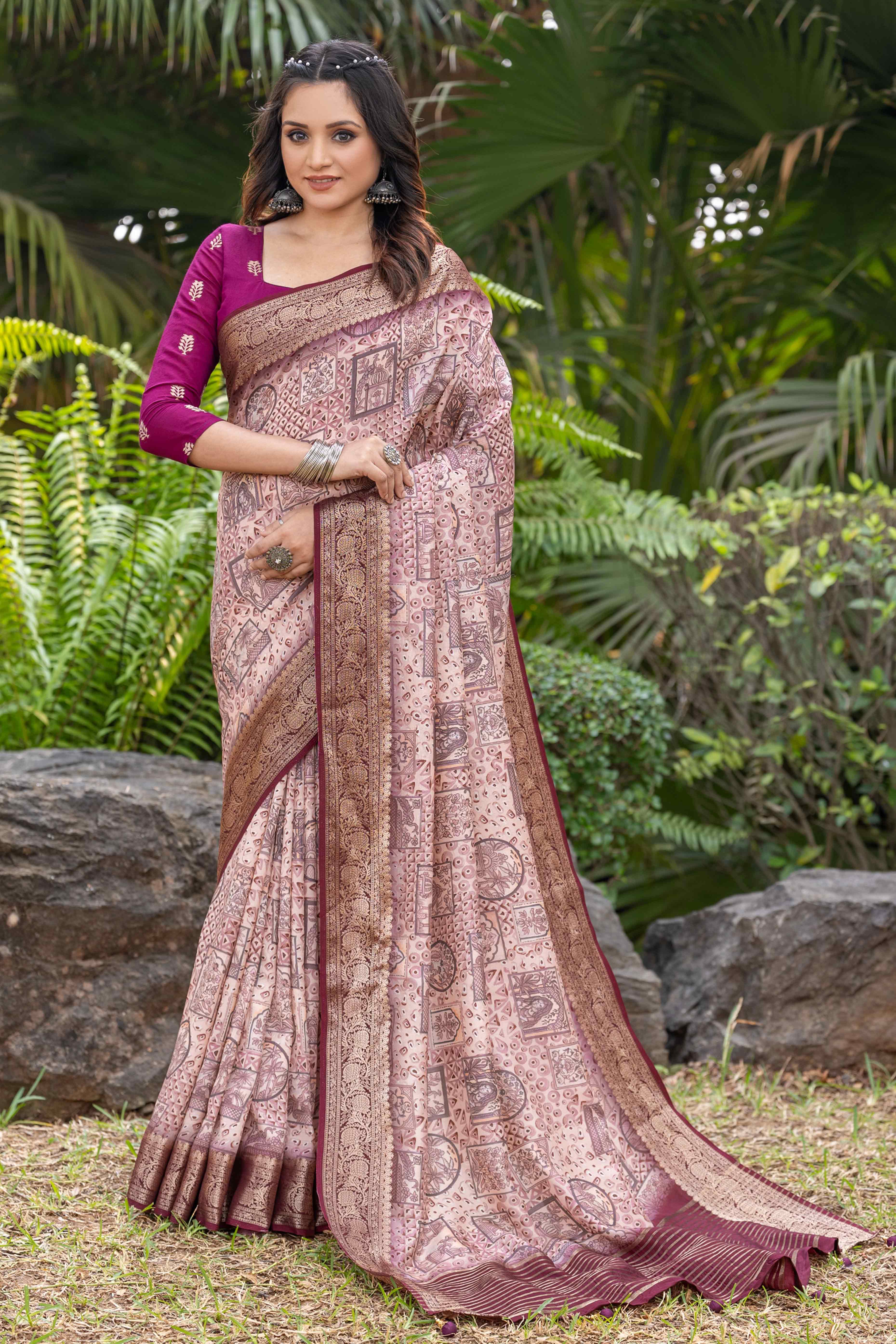 Peachmode Light Pink Geometric Printed Viscose Saree
