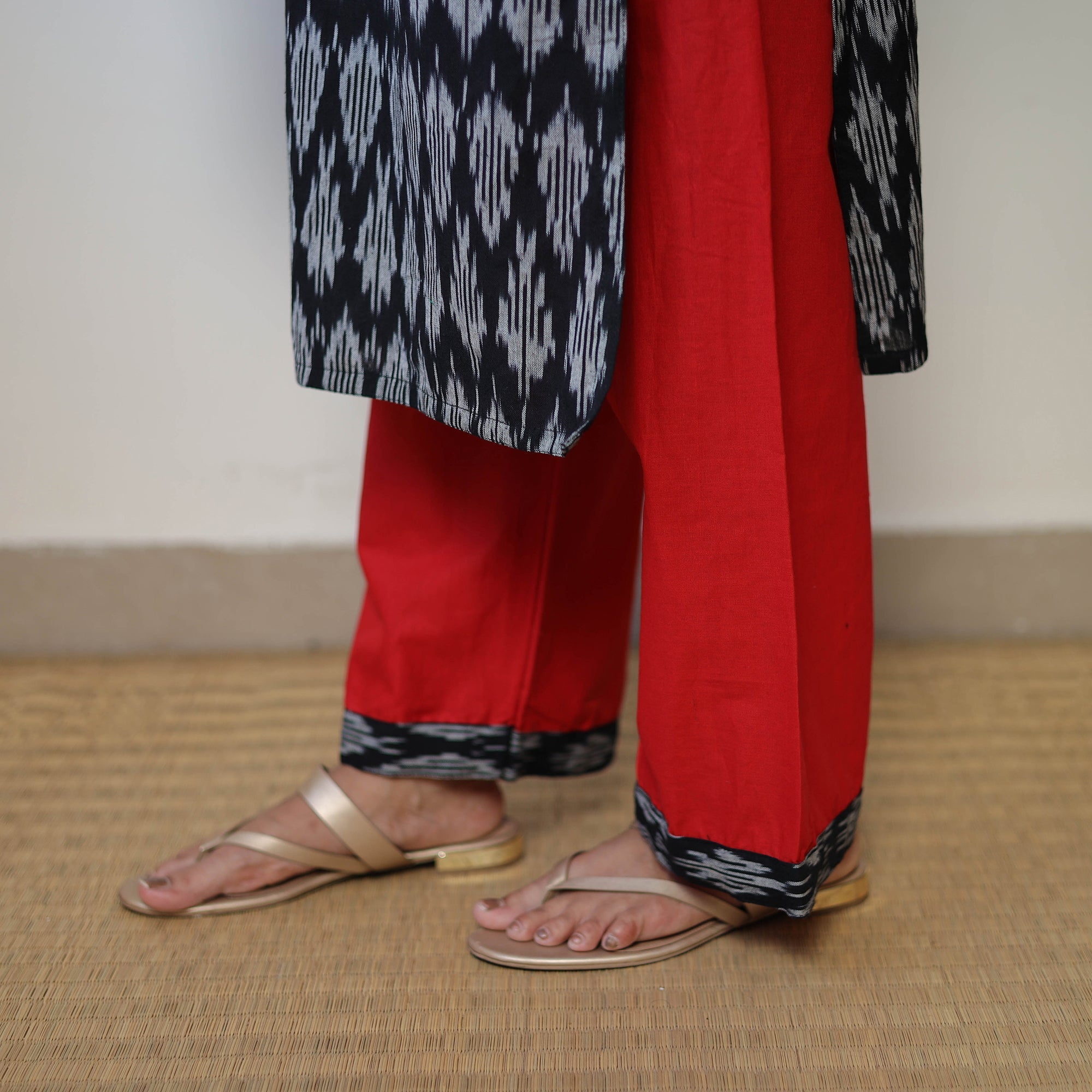 ITOKRI CASUALS Black - Handloom Cotton Pochampally Ikat Kurta Set 09 - view 6