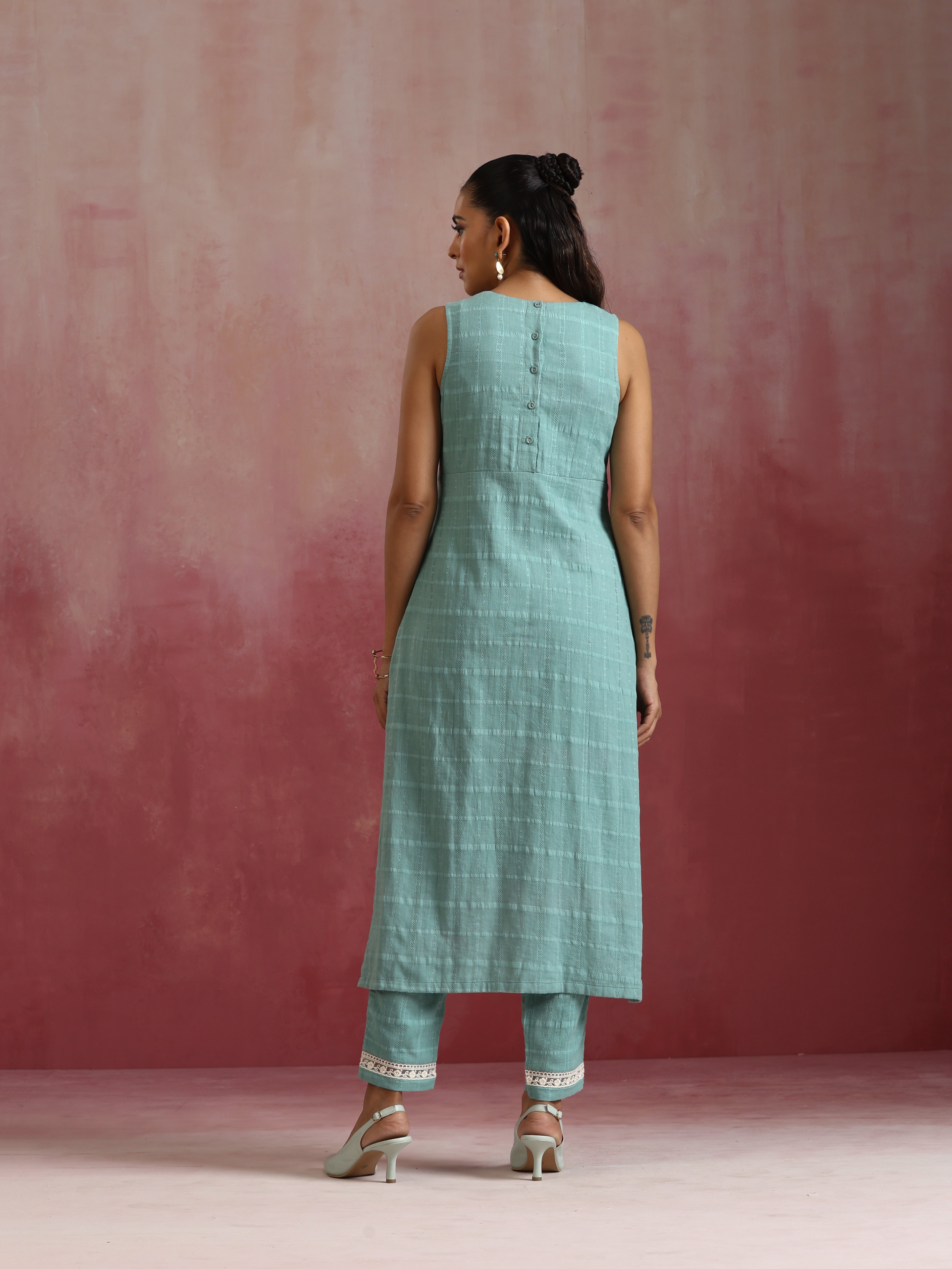 trueBrowns Aqua Blue Cotton Dobby High low Kurta Set - view 6