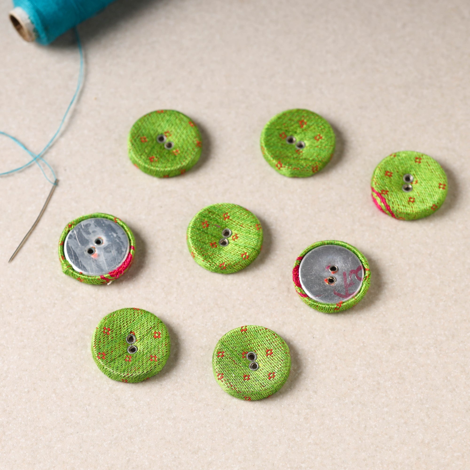 BUTTON BAAZ 2.5cm Buttonbaaz Handmade Button Big (Set of 8) 51