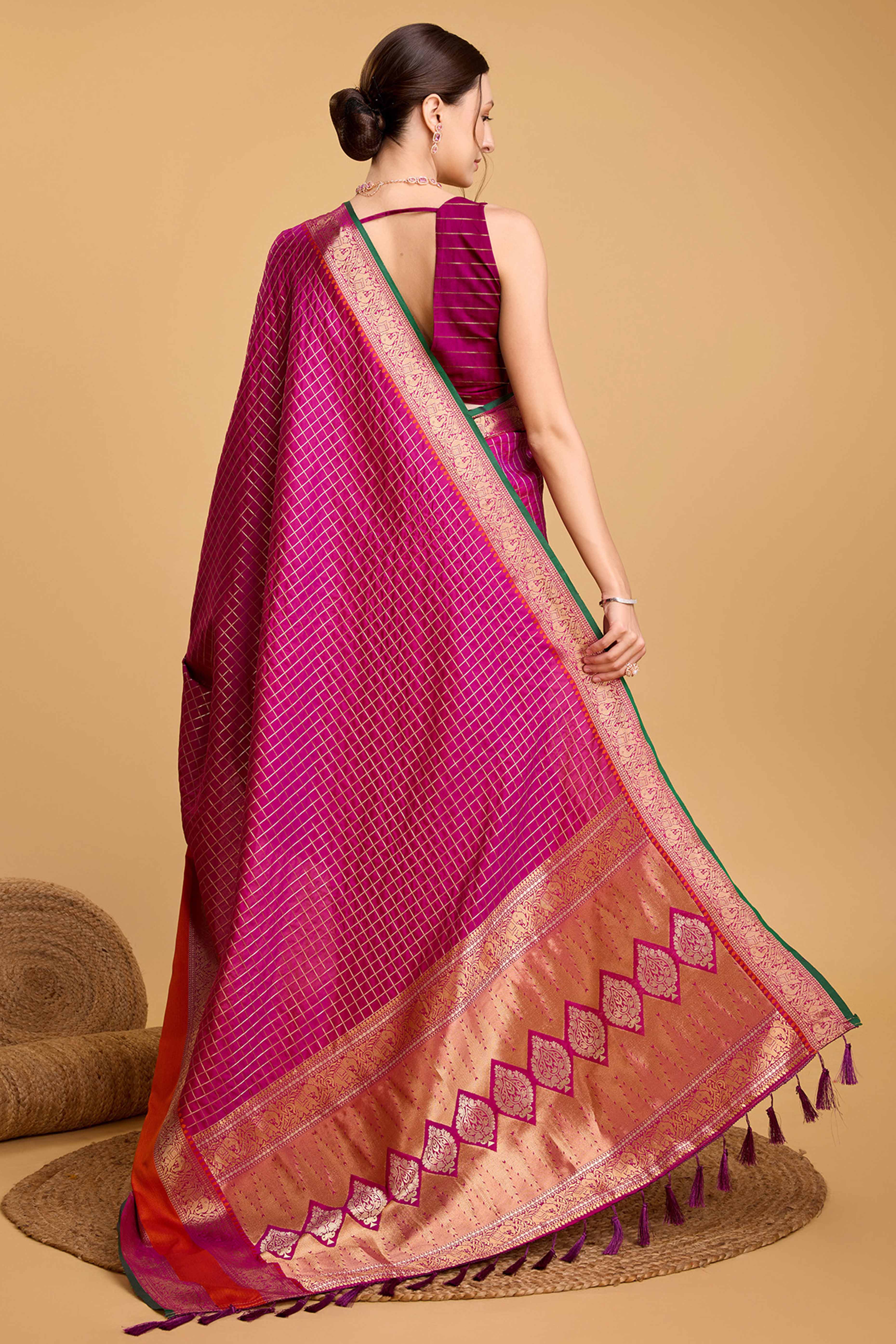 Peachmode Magenta Zari Weaving Banarasi Silk Saree - view 5