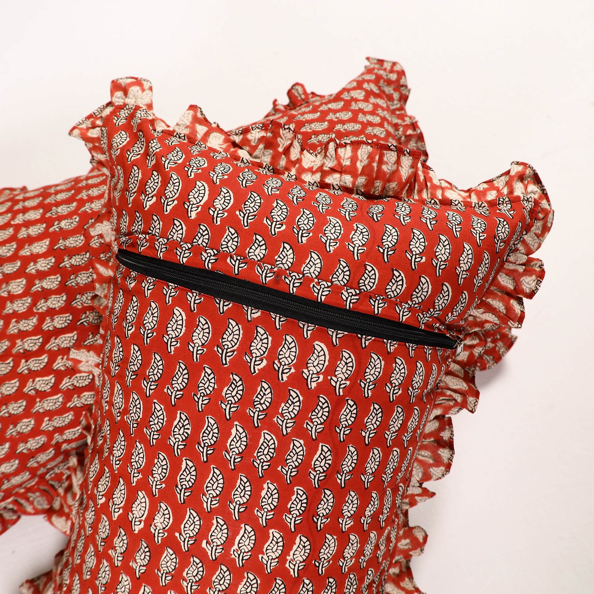 NOORI BAZAR Set of 2 Bagh Block Print Cotton Frill Pillow Covers 09 - view 4