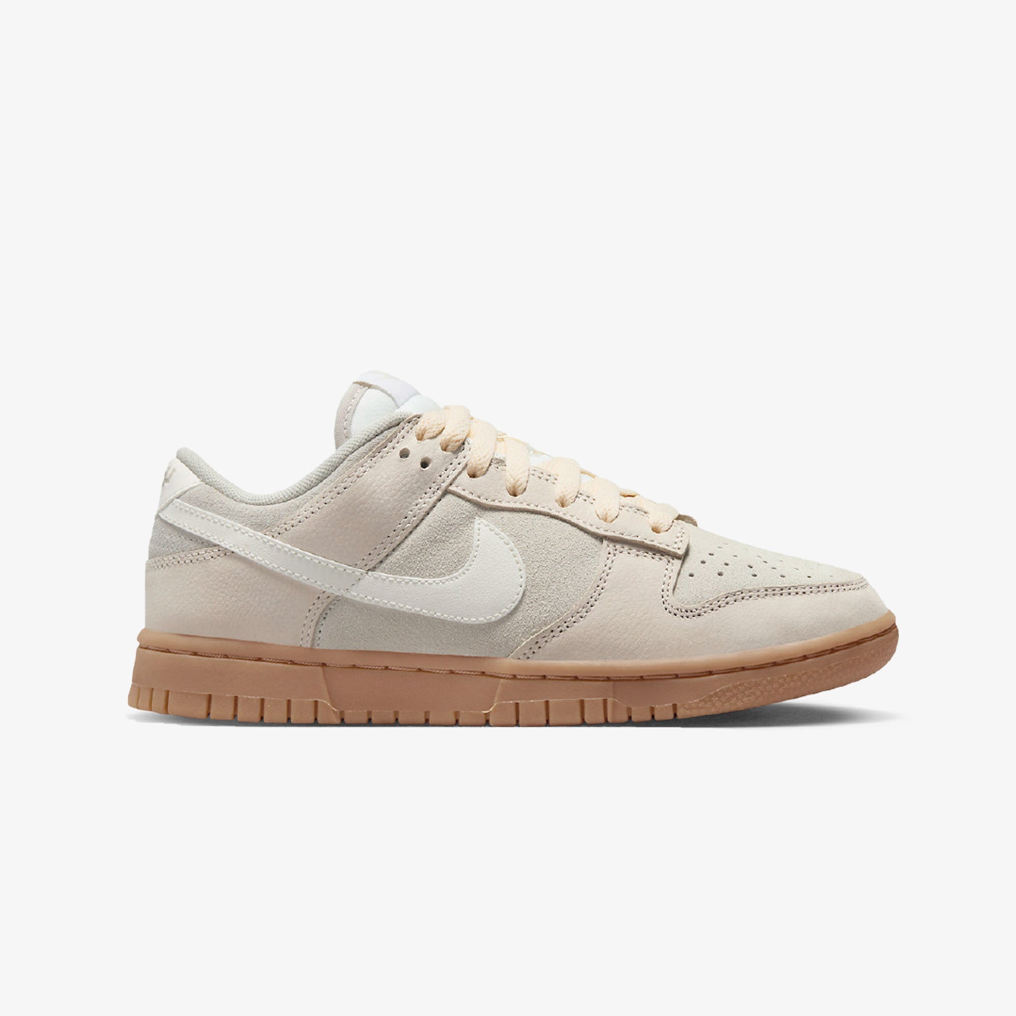 Nike | DUNK LOW SE { LT OREWOOD BRN/SAIL-GUM LIGHT BROWN - view 4
