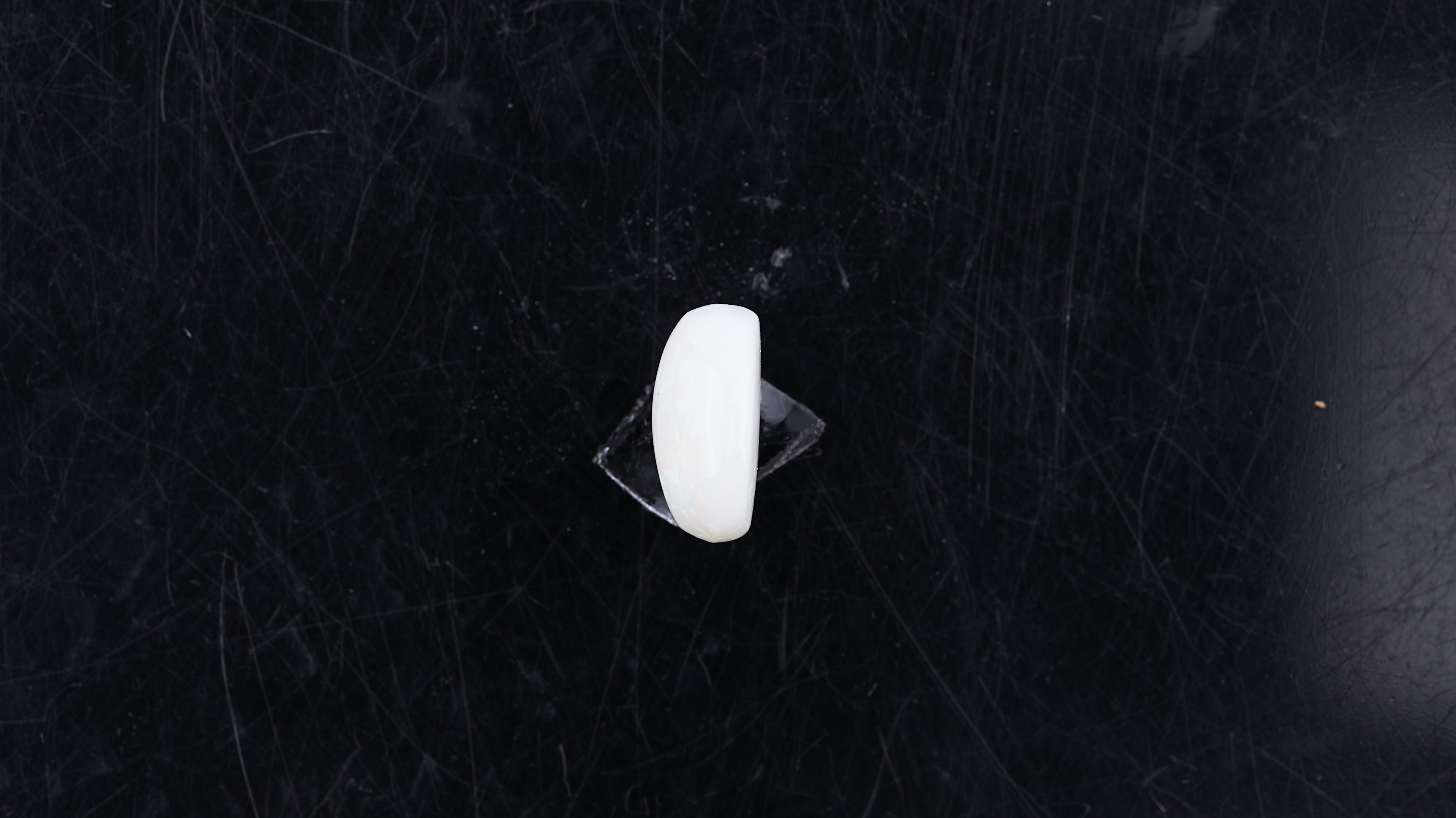 Gemsmantra Opal with Fire - 3.38 Carats (3.718 Ratti) - view 3