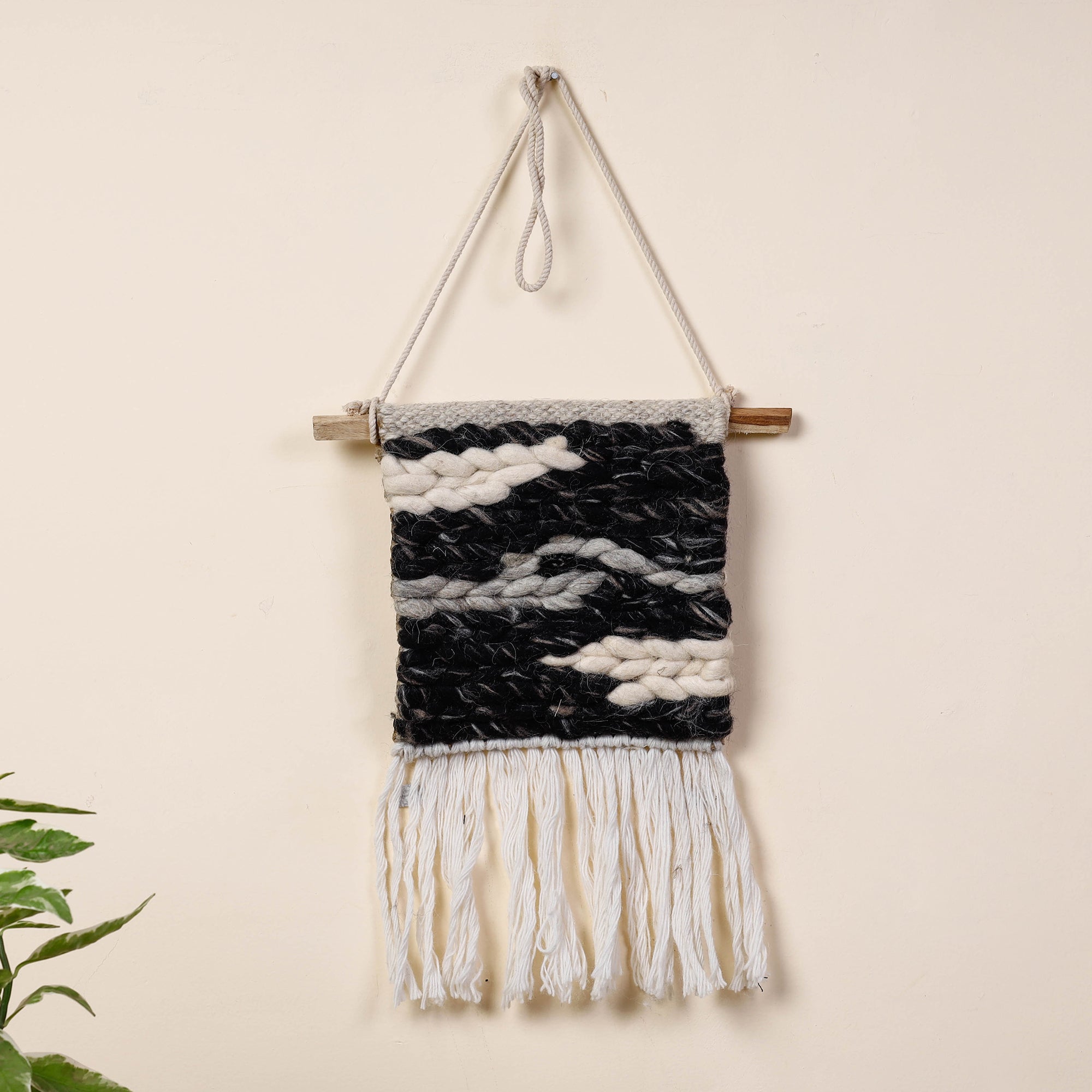 ITOKRI CRAFTS INITIATIVE Bhadohi Handwoven Wool Geometric Fringed Wall Hanging
