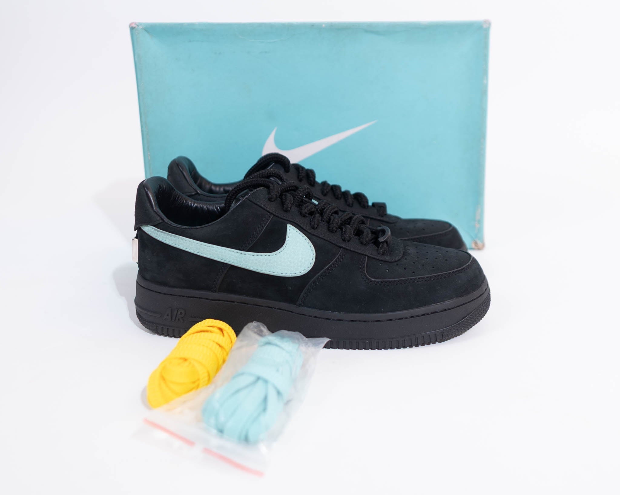 Co x nike – Tiffany & Co. x Nike Air Force 1 Low 1837