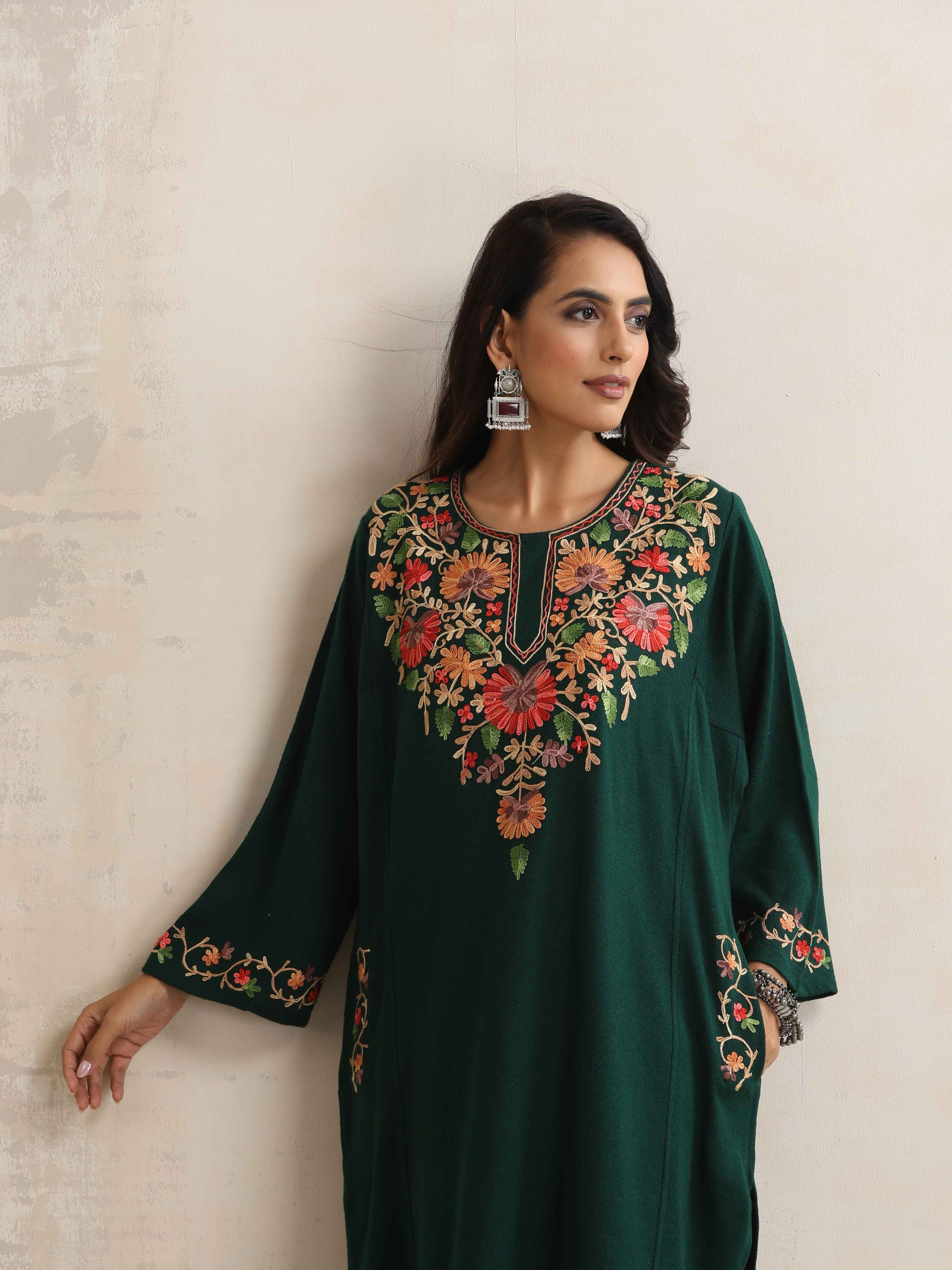 trueBrowns Green Kashmiri Embroidered Woollen Phiran Kurta - view 5