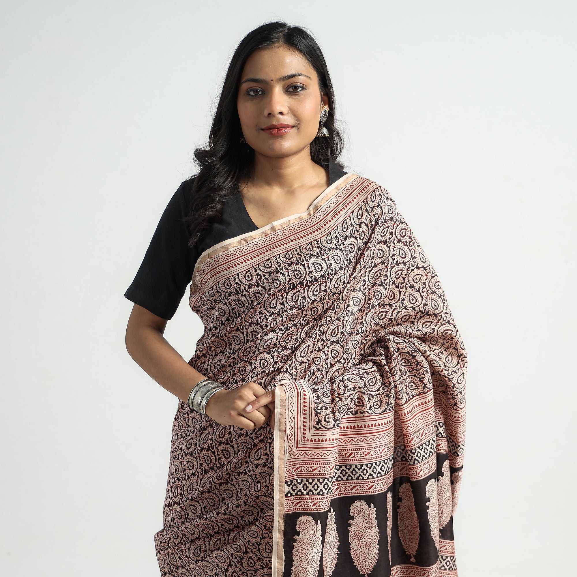 BAGH PRINTS BY MOHAMMED BILAL KHATRI Beige - Bagh Hand Block Printed Natural Dyed Chanderi Silk Saree - view 4