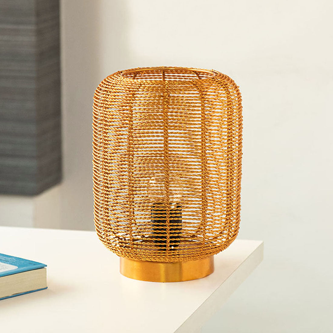 EXCLUSIVELANE 'Weaved Barrel' Handcrafted Table Lamp In Iron (9.6 Inch, Golden)