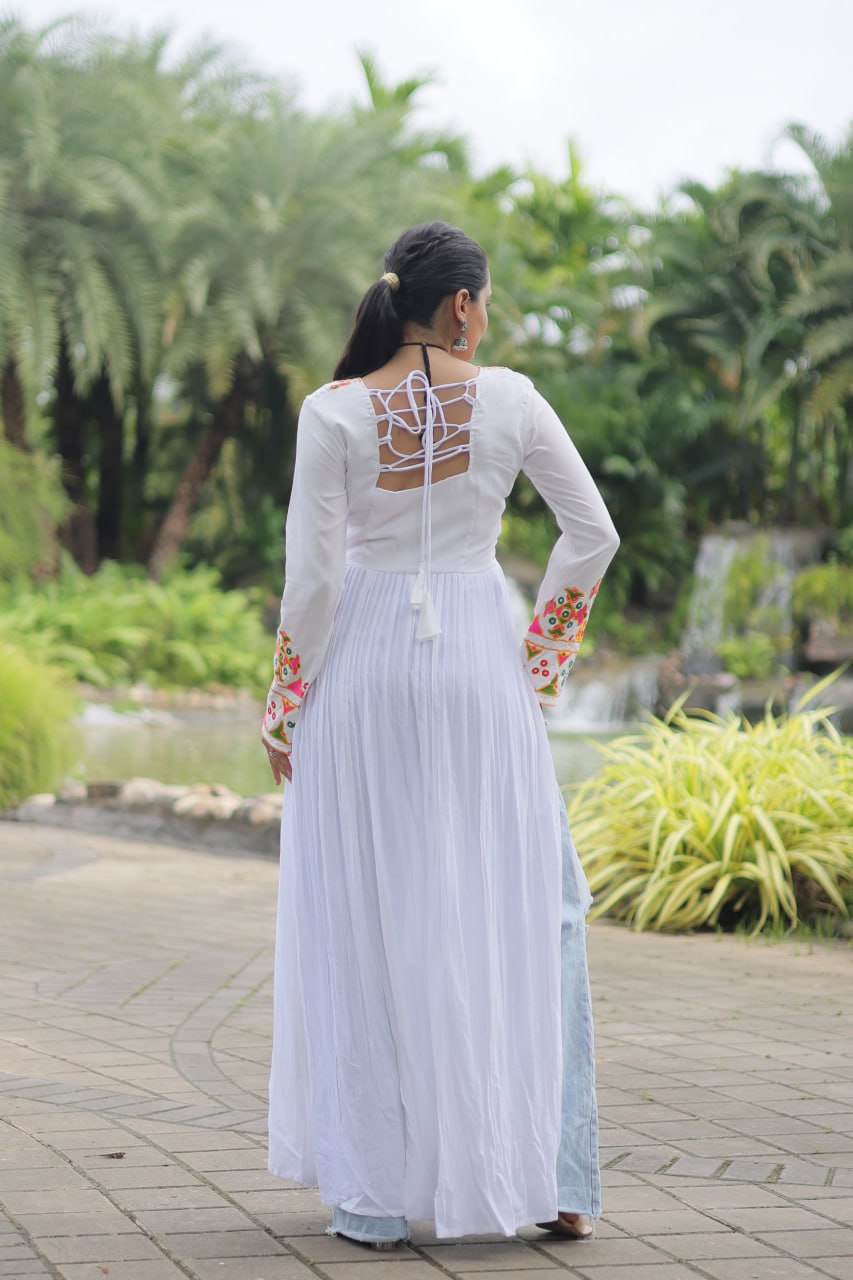 ClothsVilla White Designer Printed Kurti – Women's - view 5