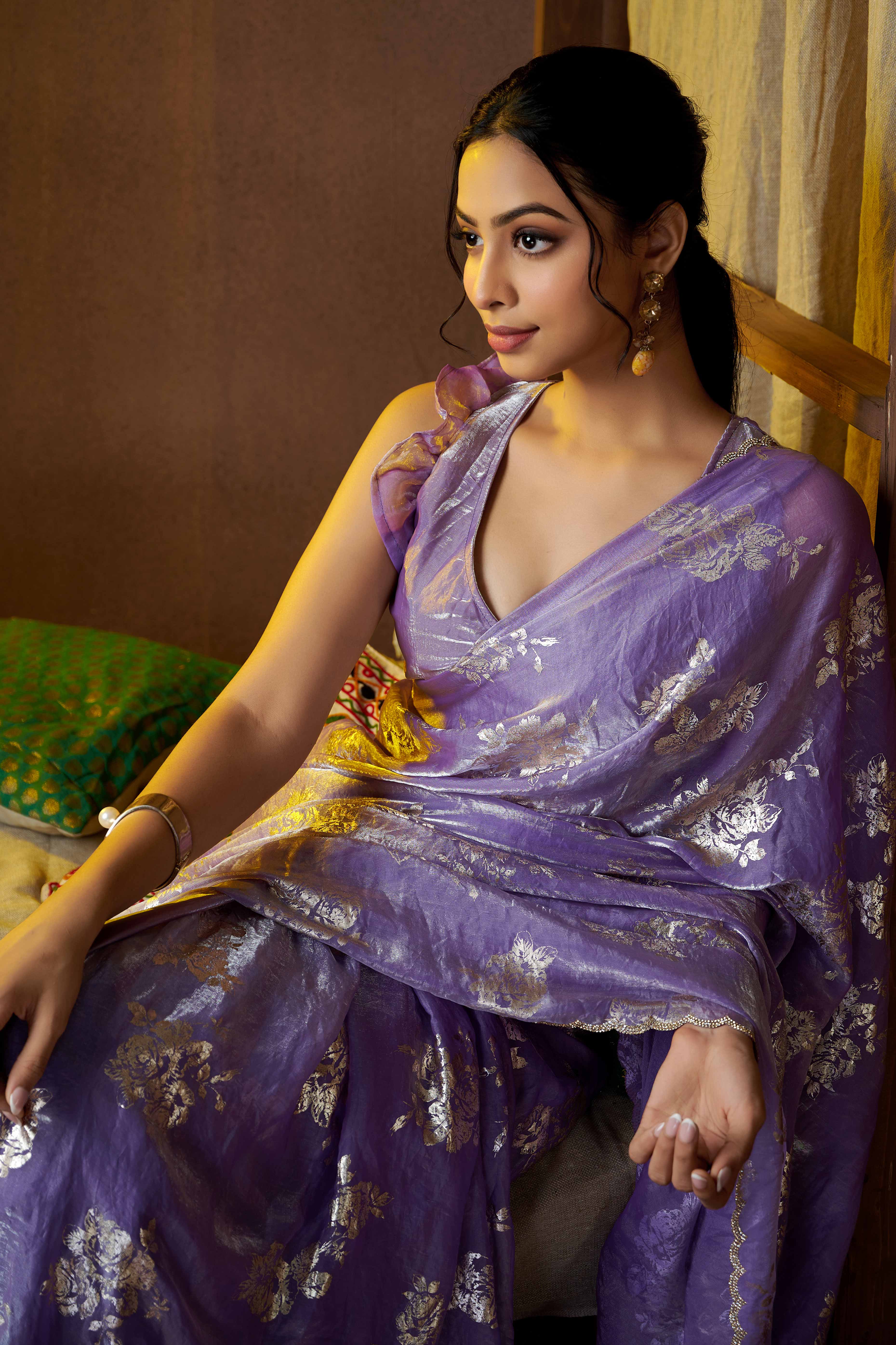 Peachmode Lavender Floral Foil Printed Satin Silk Saree With Zarkan Border - view 9
