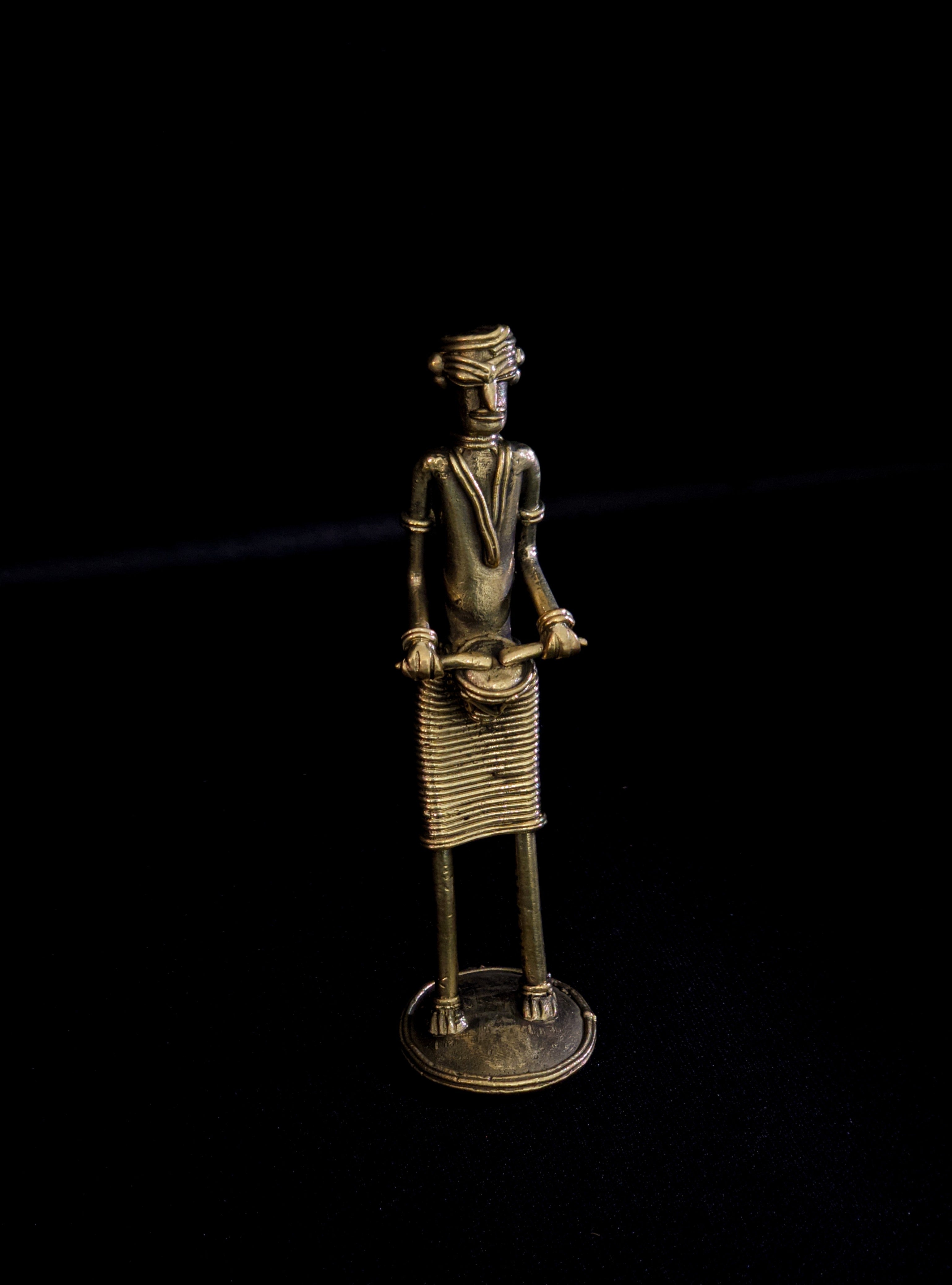 IndianVillèz Dhokra - Standing Musican (Drum) - view 2