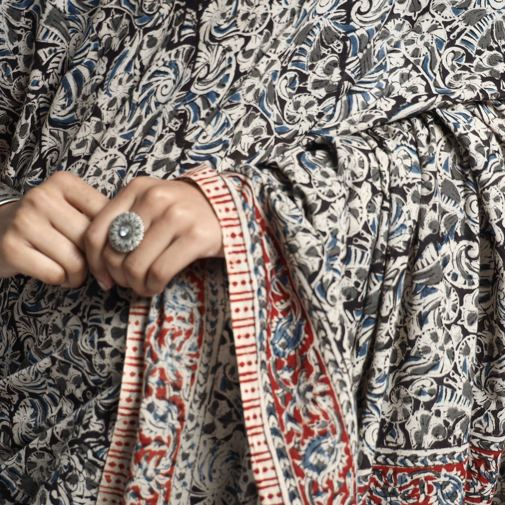 VENKATA BHANU KALAMKARI PEDANA Black - Pedana Block Print Cotton Kalamkari Saree - view 4