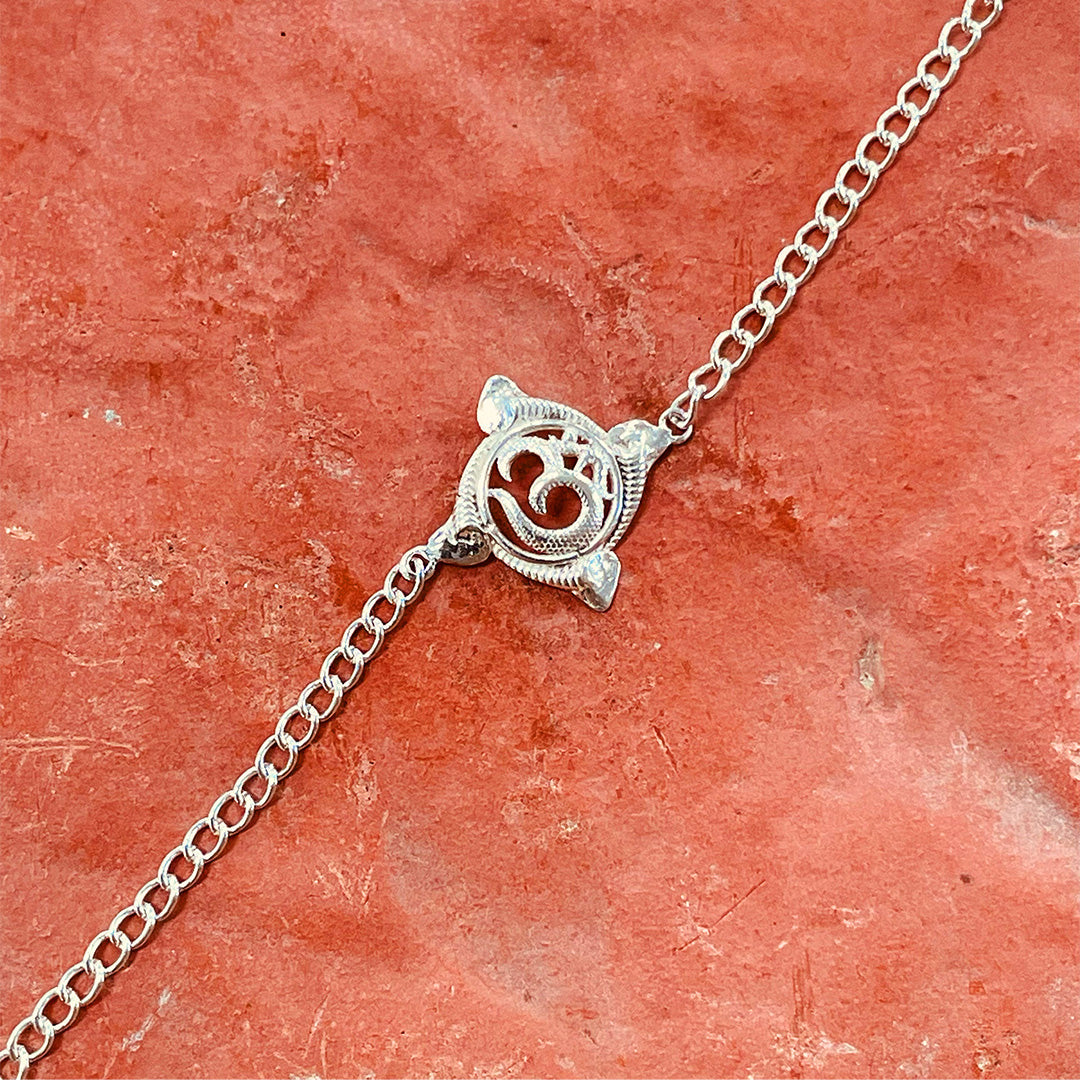 trueBrowns Men 925 Sterling Silver Textured Om Silver Chain Bracelet - view 2