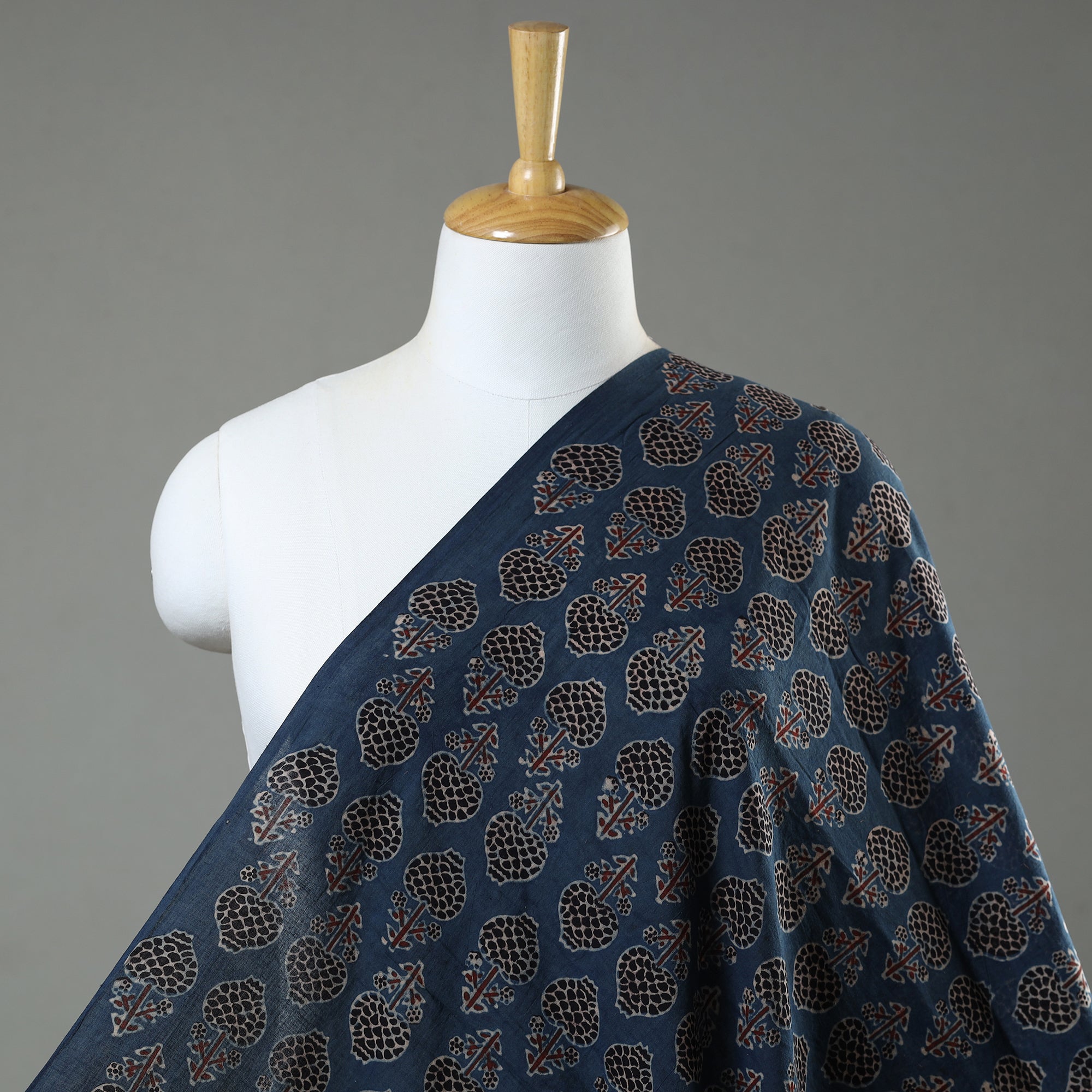 RIYAZ ABDULMAJID KHATRI - AJRAKH Blue - Ajrakh Hand Block Printed Natural Dyed Mul Cotton Fabric 02