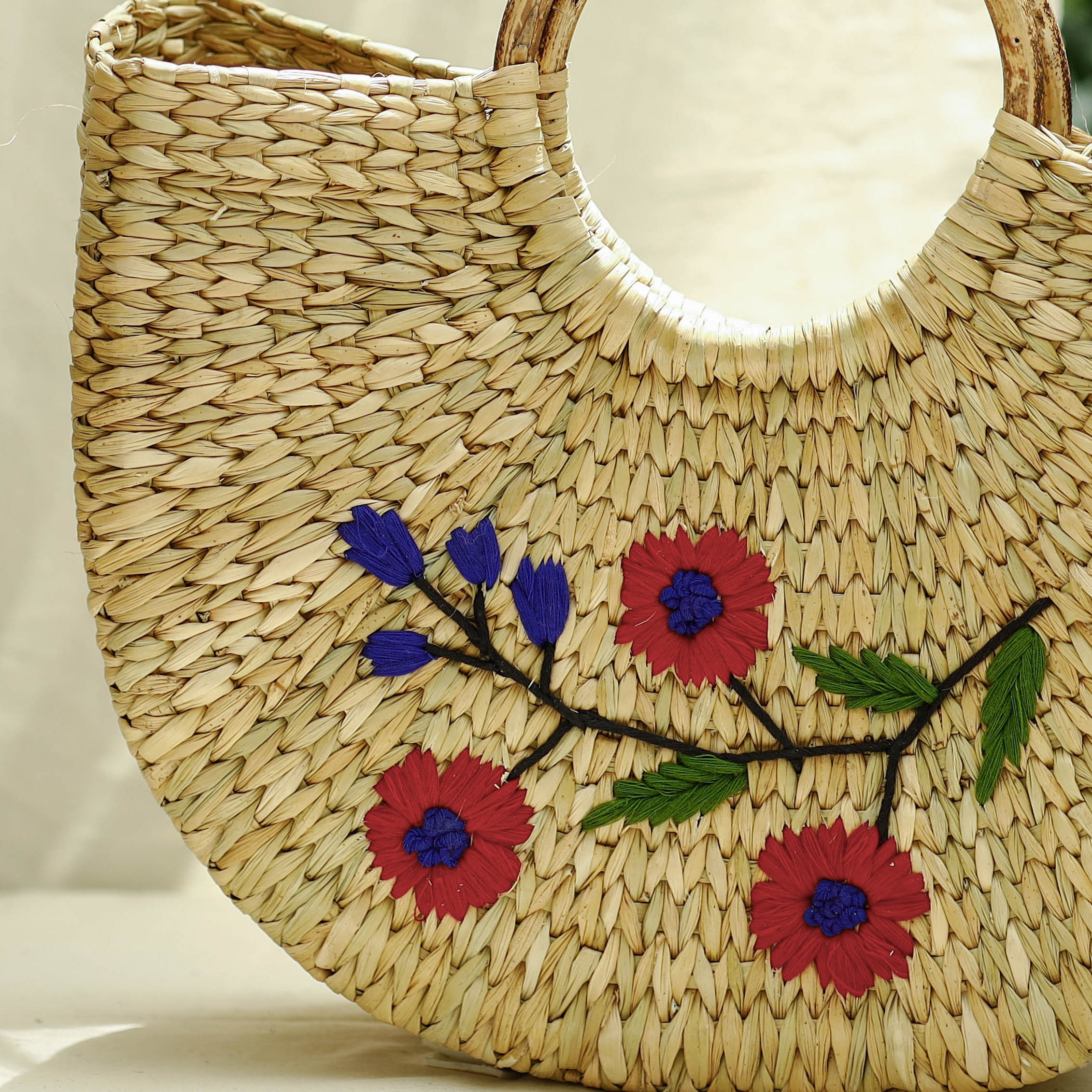 ITOKRI CRAFTS INITIATIVE Beige - Handcrafted Natural Water Reed Embroidered Hand Bag - view 2